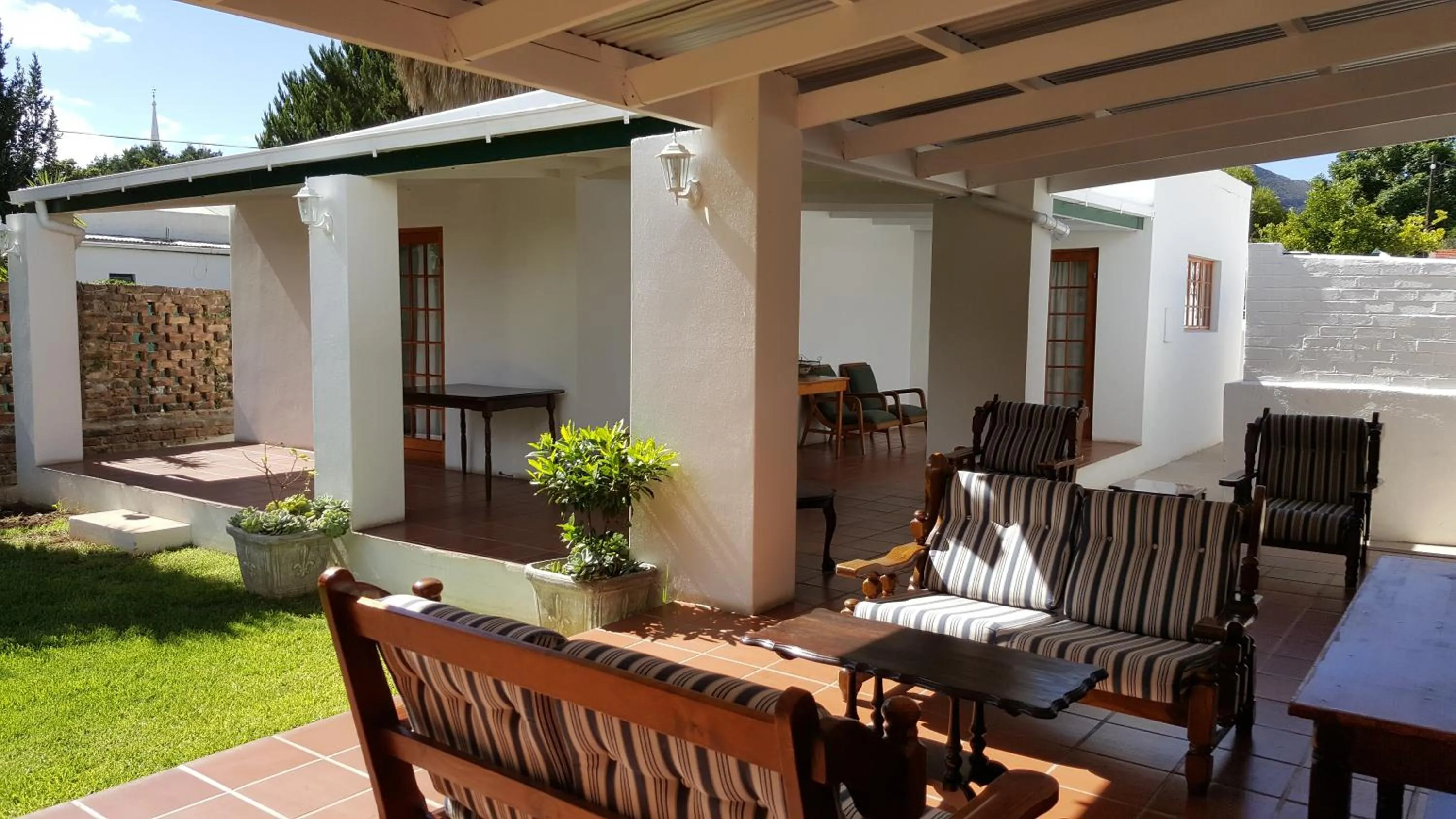 Patio in Camdeboo Cottages