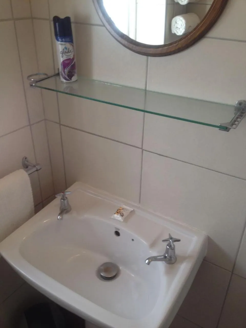 Bathroom in Camdeboo Cottages