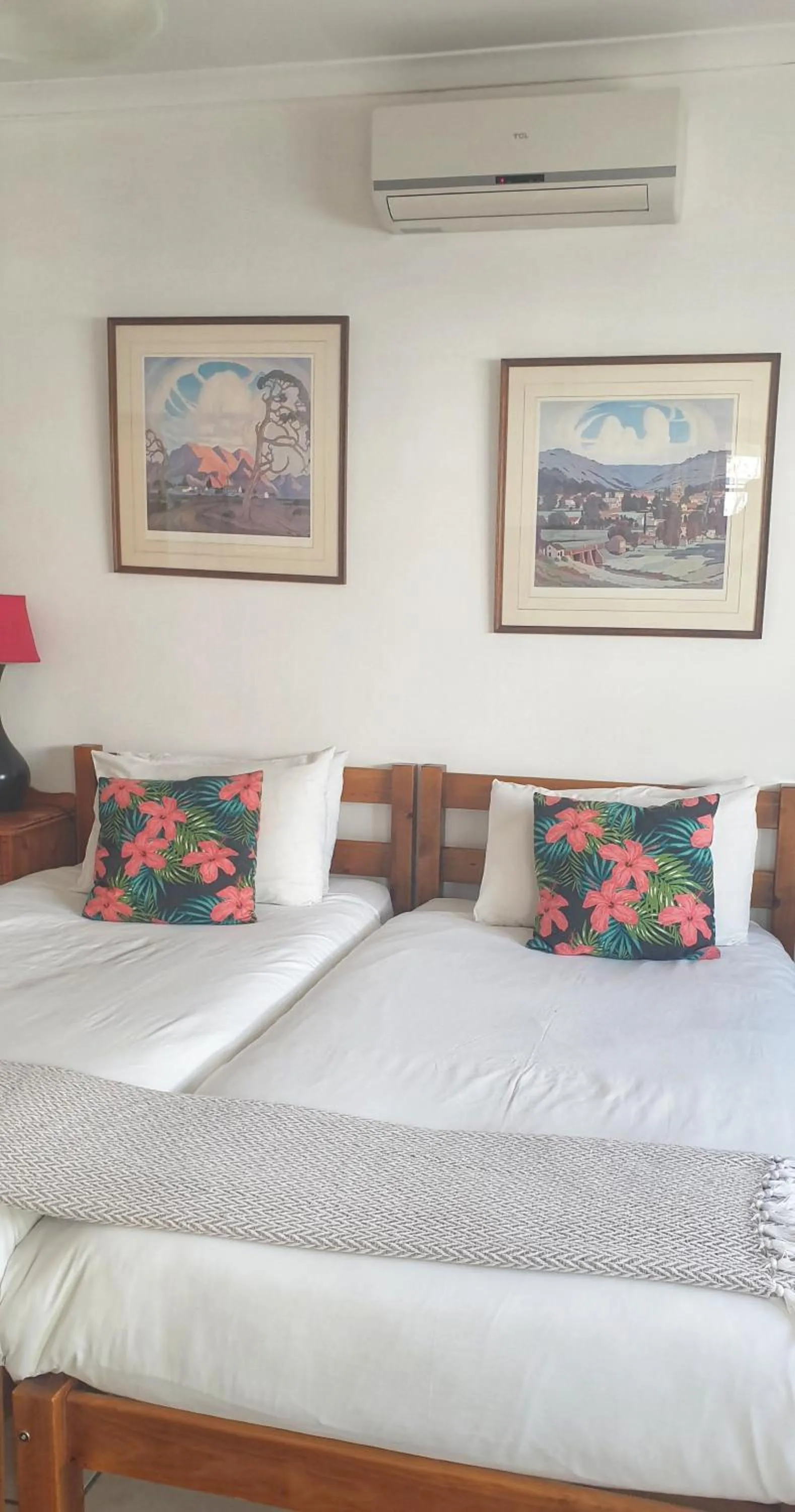 Bed in Camdeboo Cottages