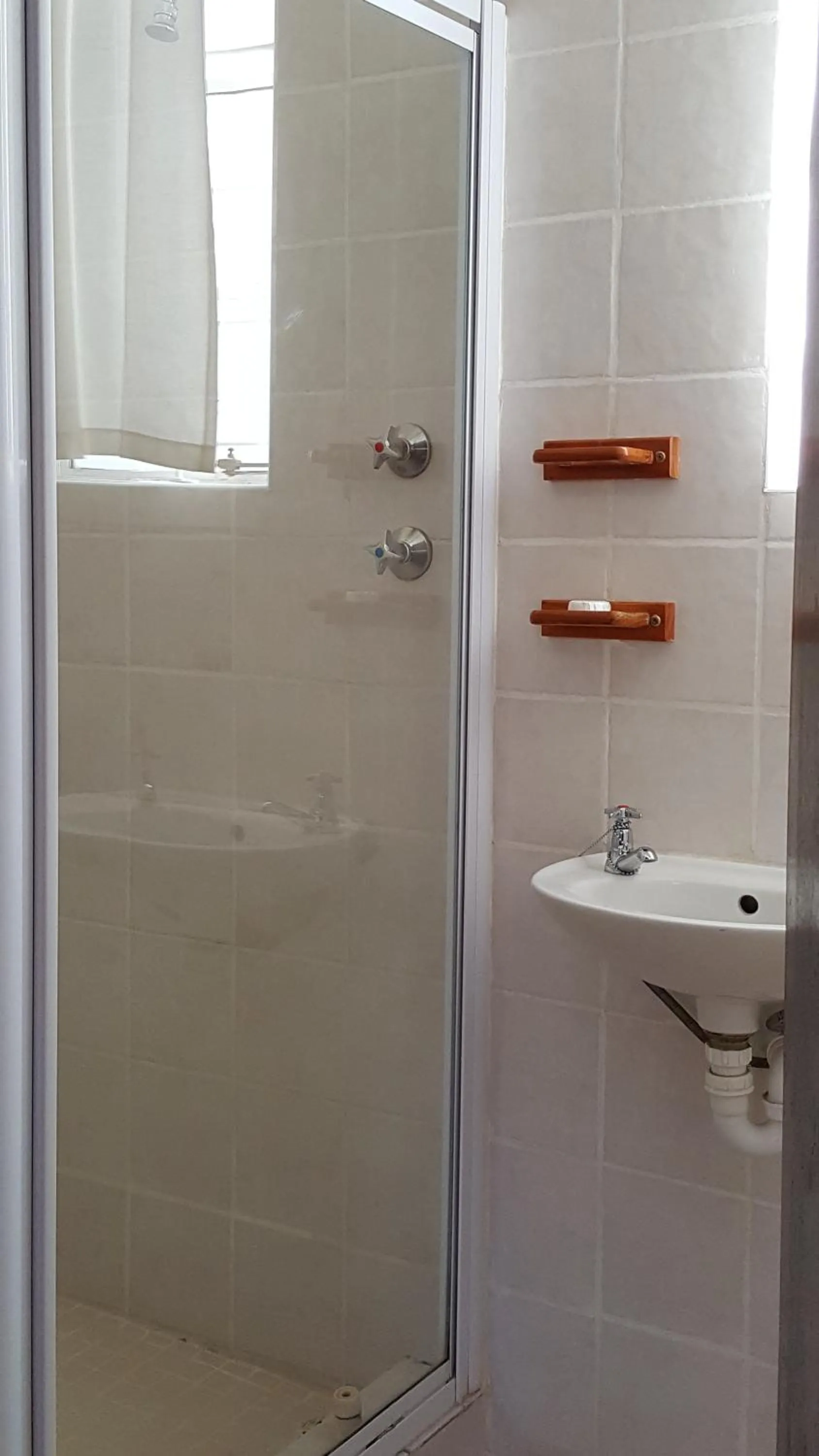 Shower in Camdeboo Cottages