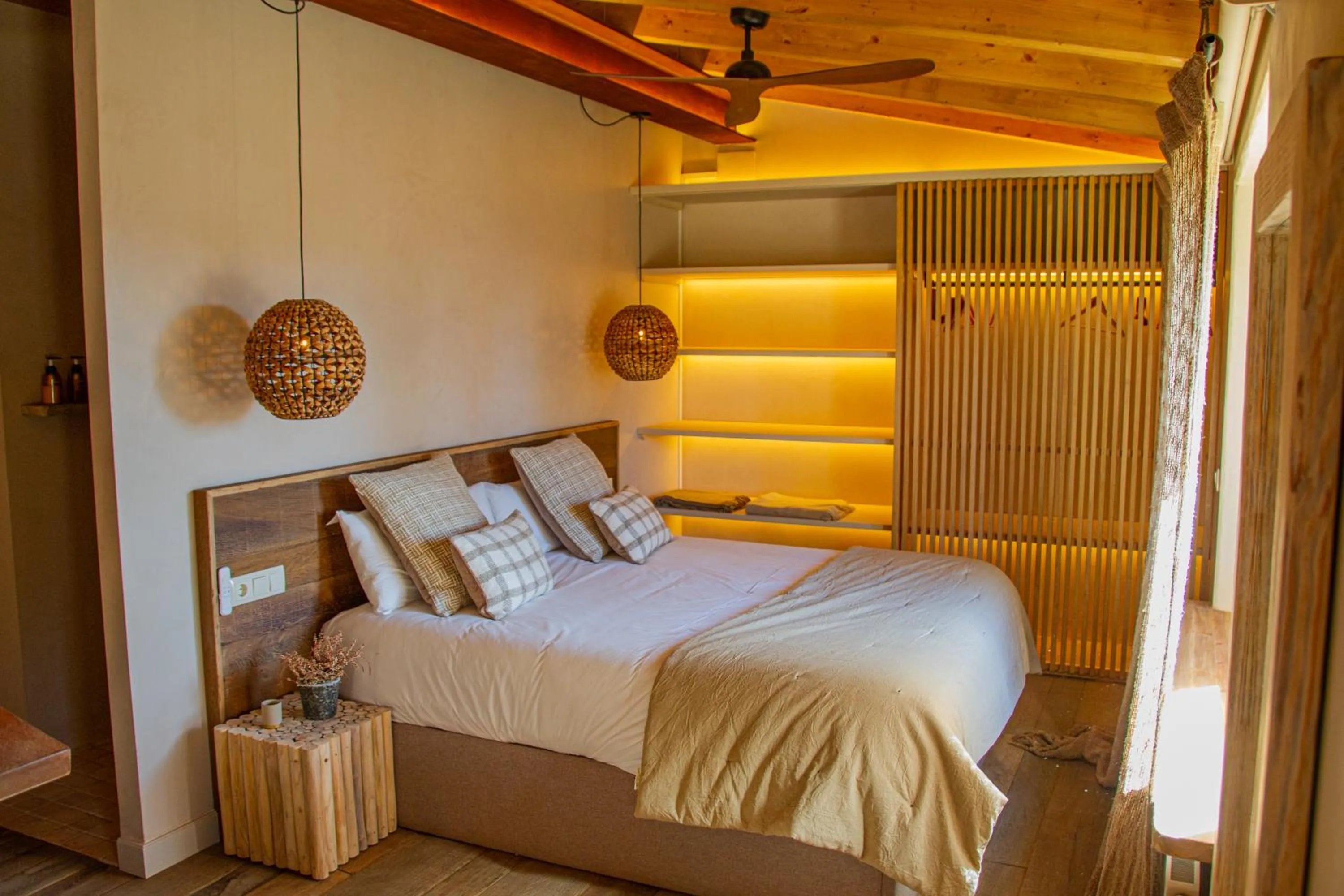 Bedroom, Bed in Masia Santa Llúcia