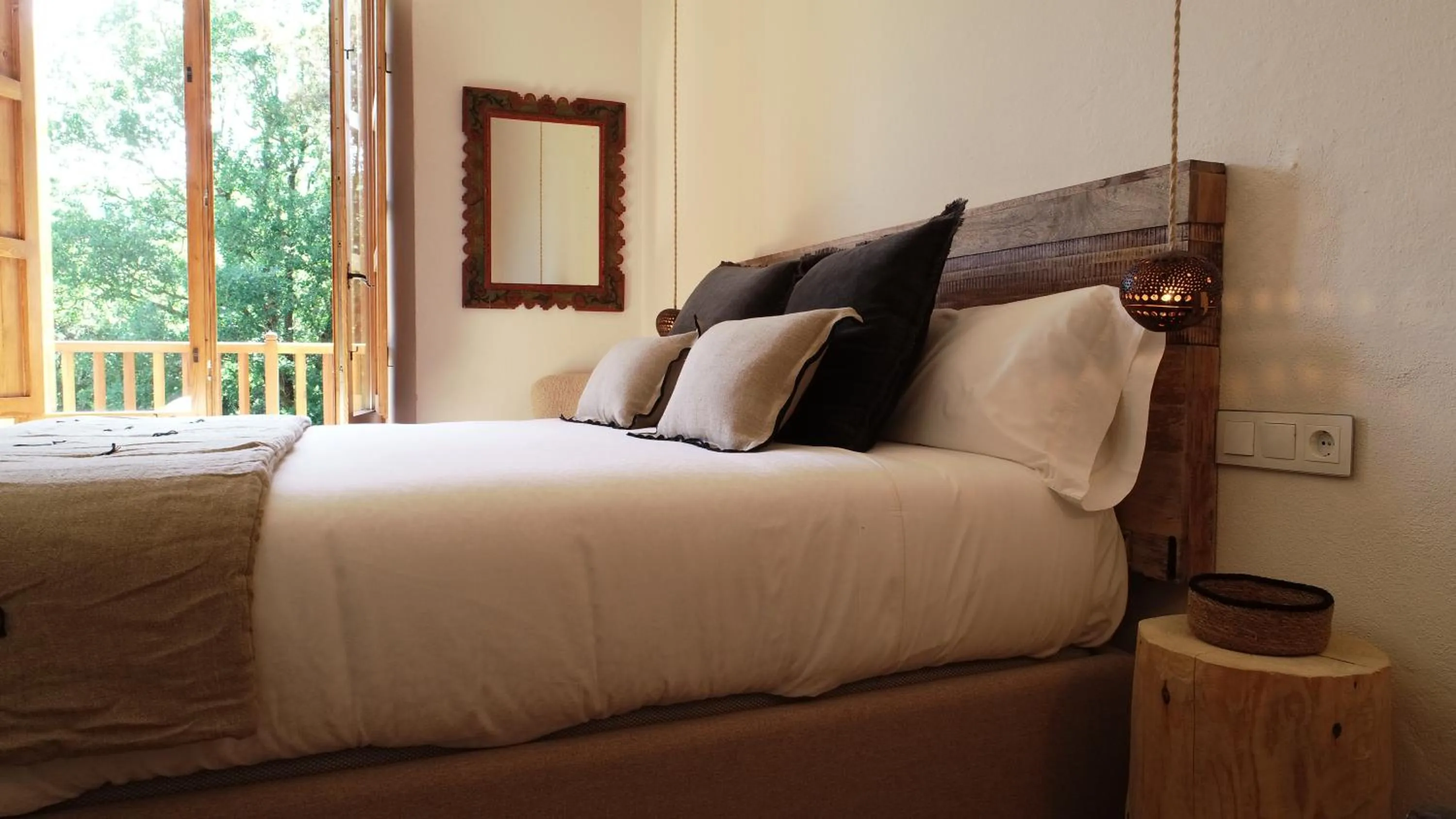 View (from property/room), Bed in Masia Santa Llúcia