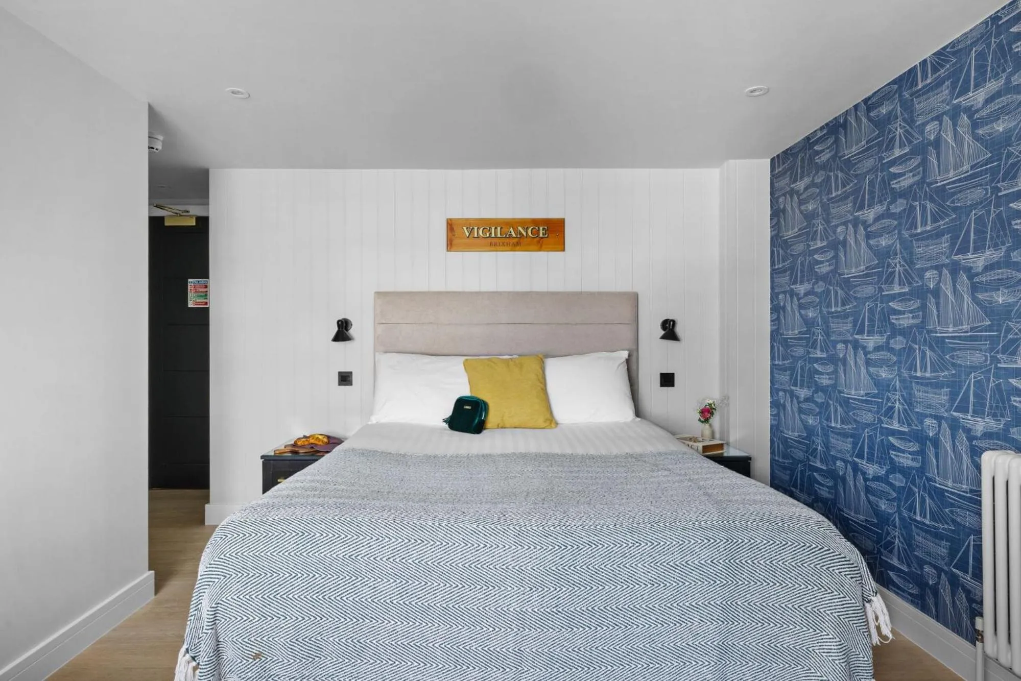 Bed in Vigilance Suite - Free Wi-Fi - Sea View