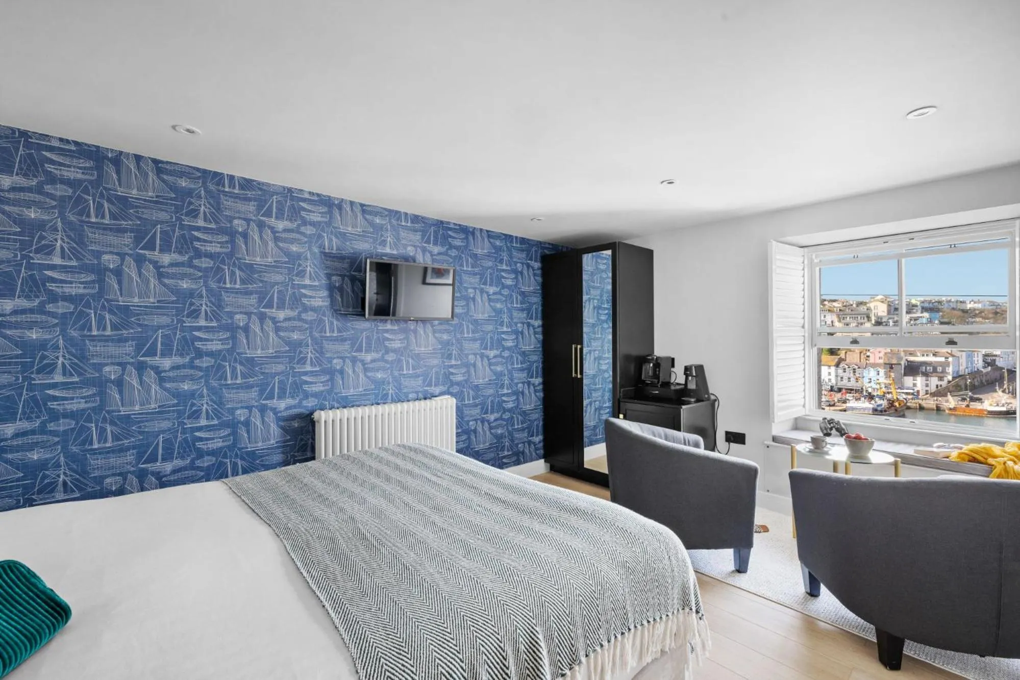 Bed in Vigilance Suite - Free Wi-Fi - Sea View