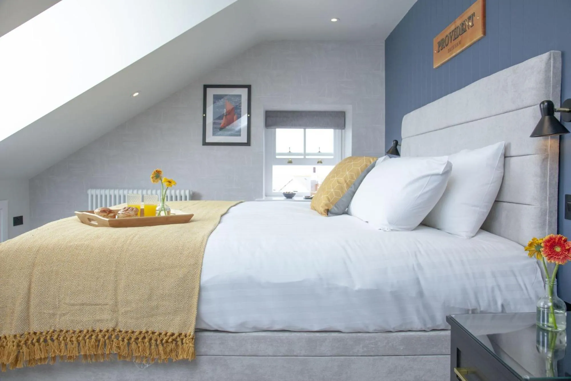 Bed in Provident Suite - Free Wi-Fi - Sea View