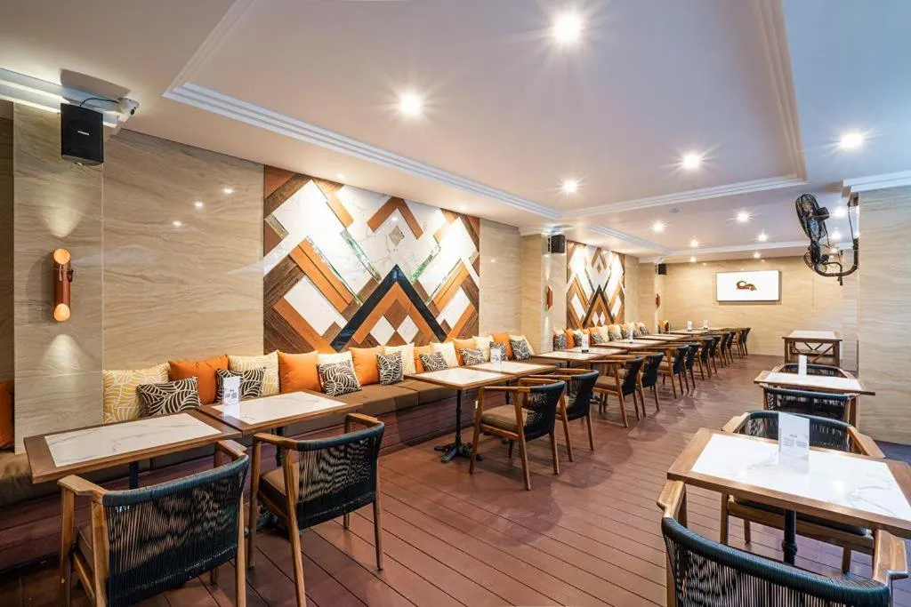 Restaurant/places to eat in Pandawa All Suites Hotel