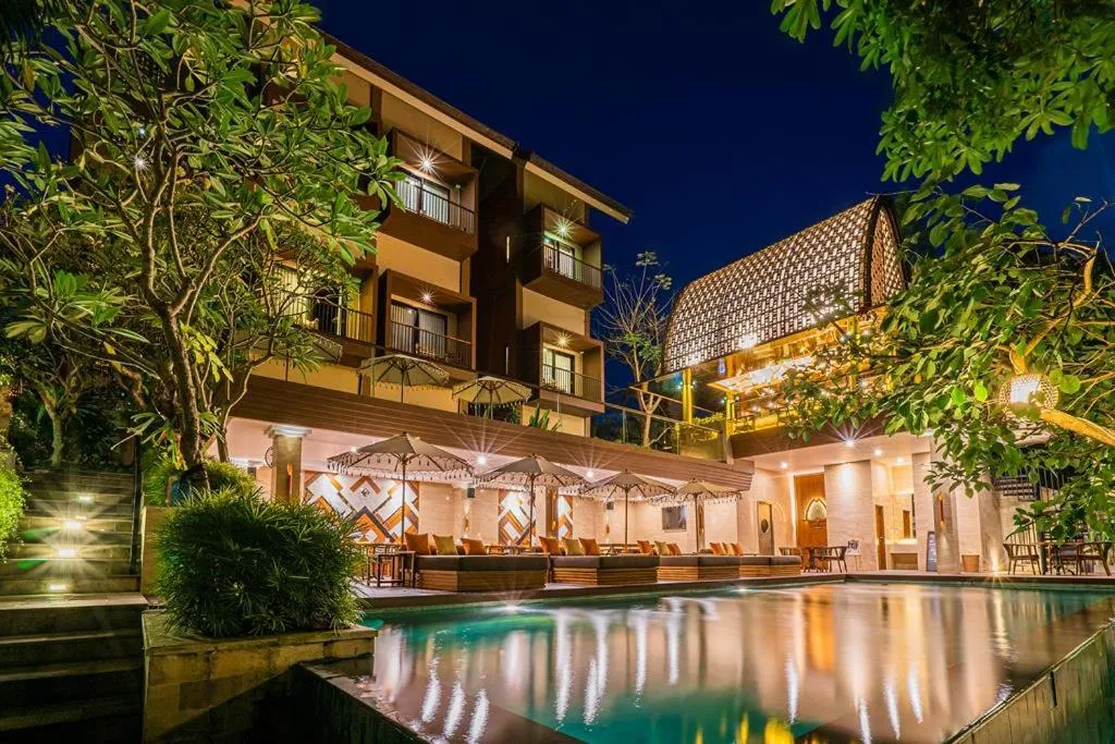 Swimming pool in Pandawa All Suites Hotel