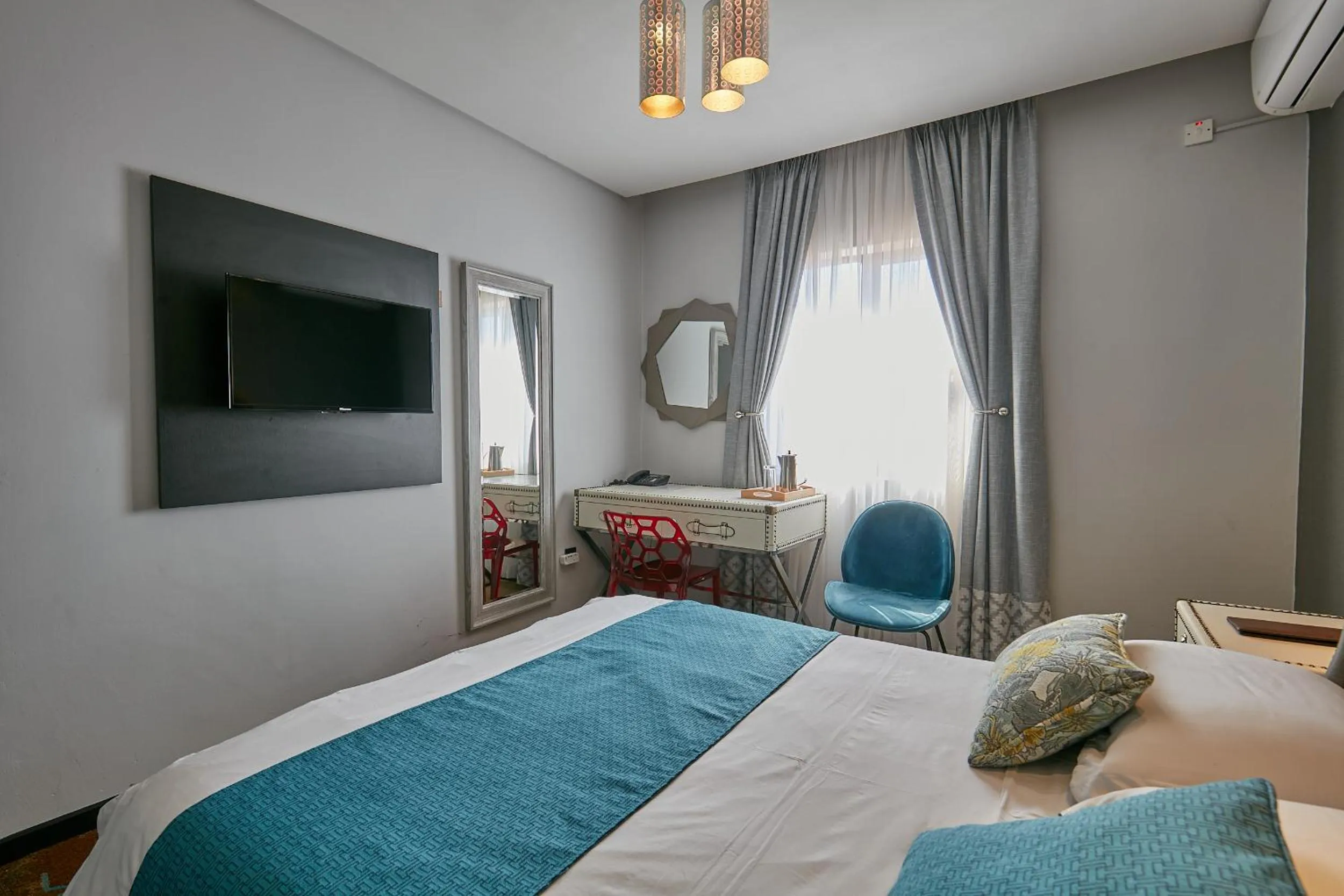 TV and multimedia, Bed in Madamz Bed & Breakfast