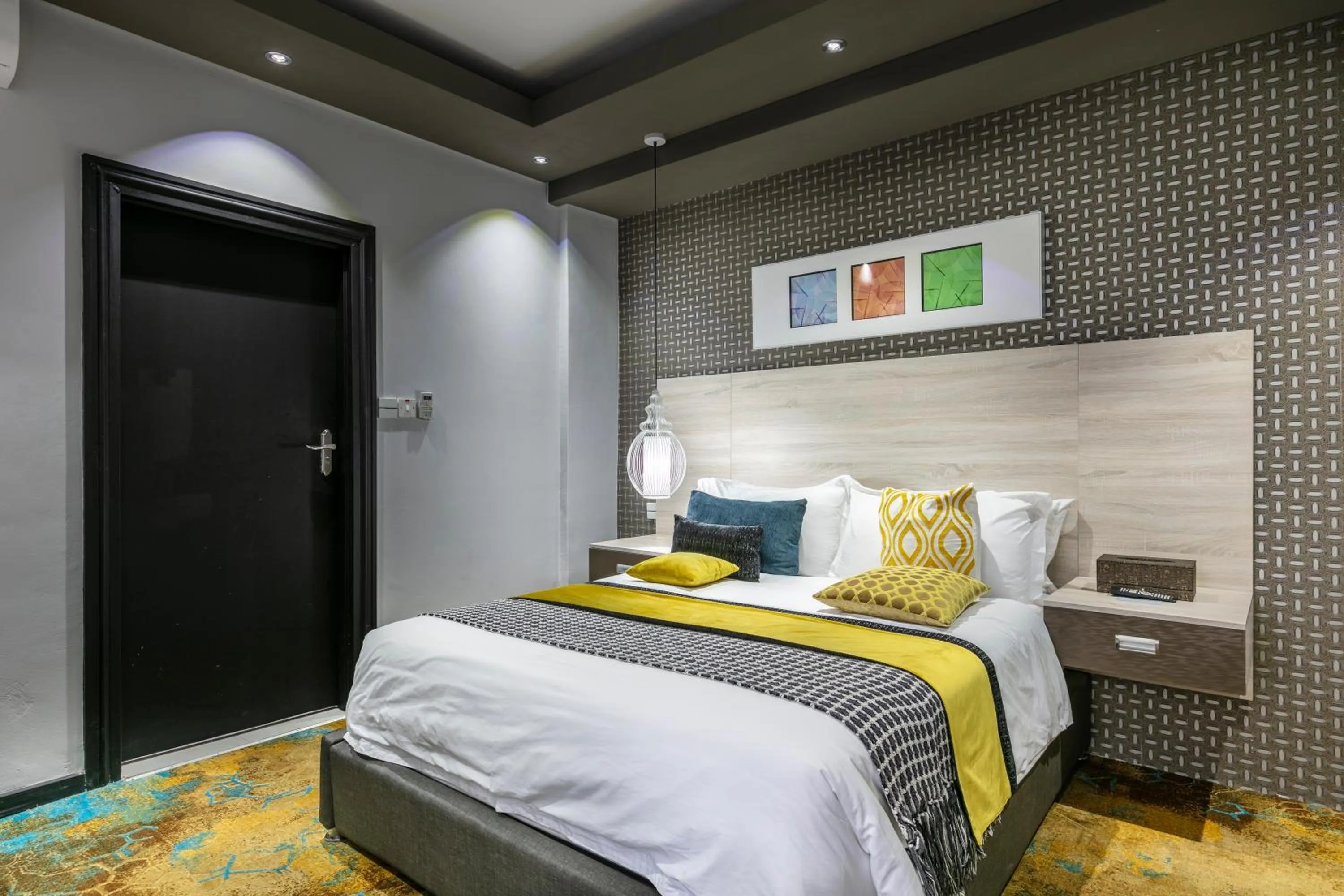 Photo of the whole room, Bed in Madamz Bed & Breakfast