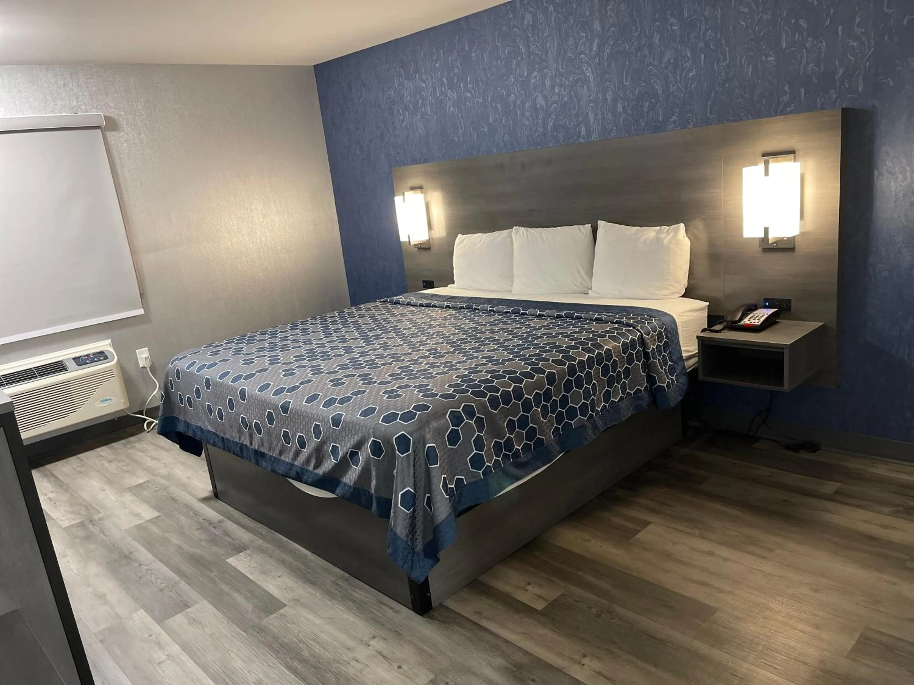 Bed in The Wayne Inn