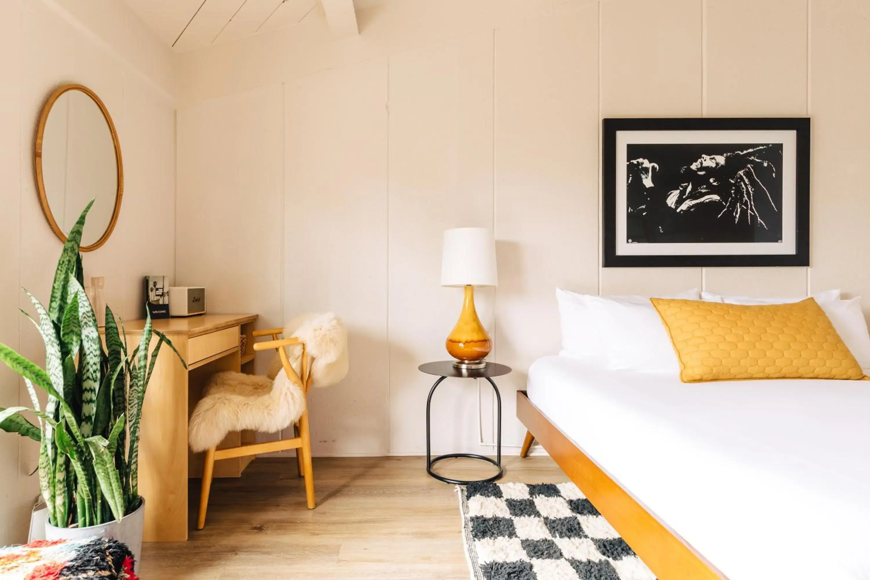 Deluxe King Studio in The Green Room Hotel Deluxe King Studio in The Green Room Hotel