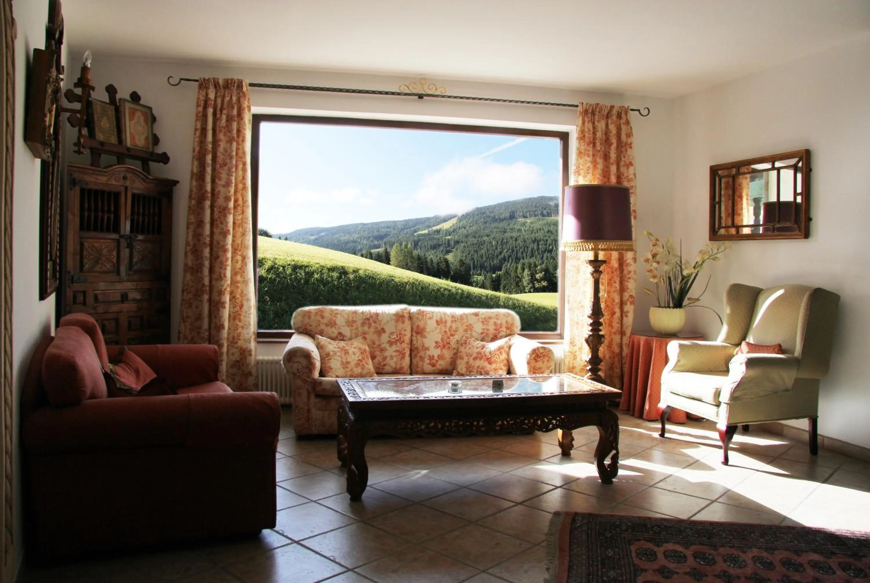 Lounge or bar in Hotel Alpenkrone