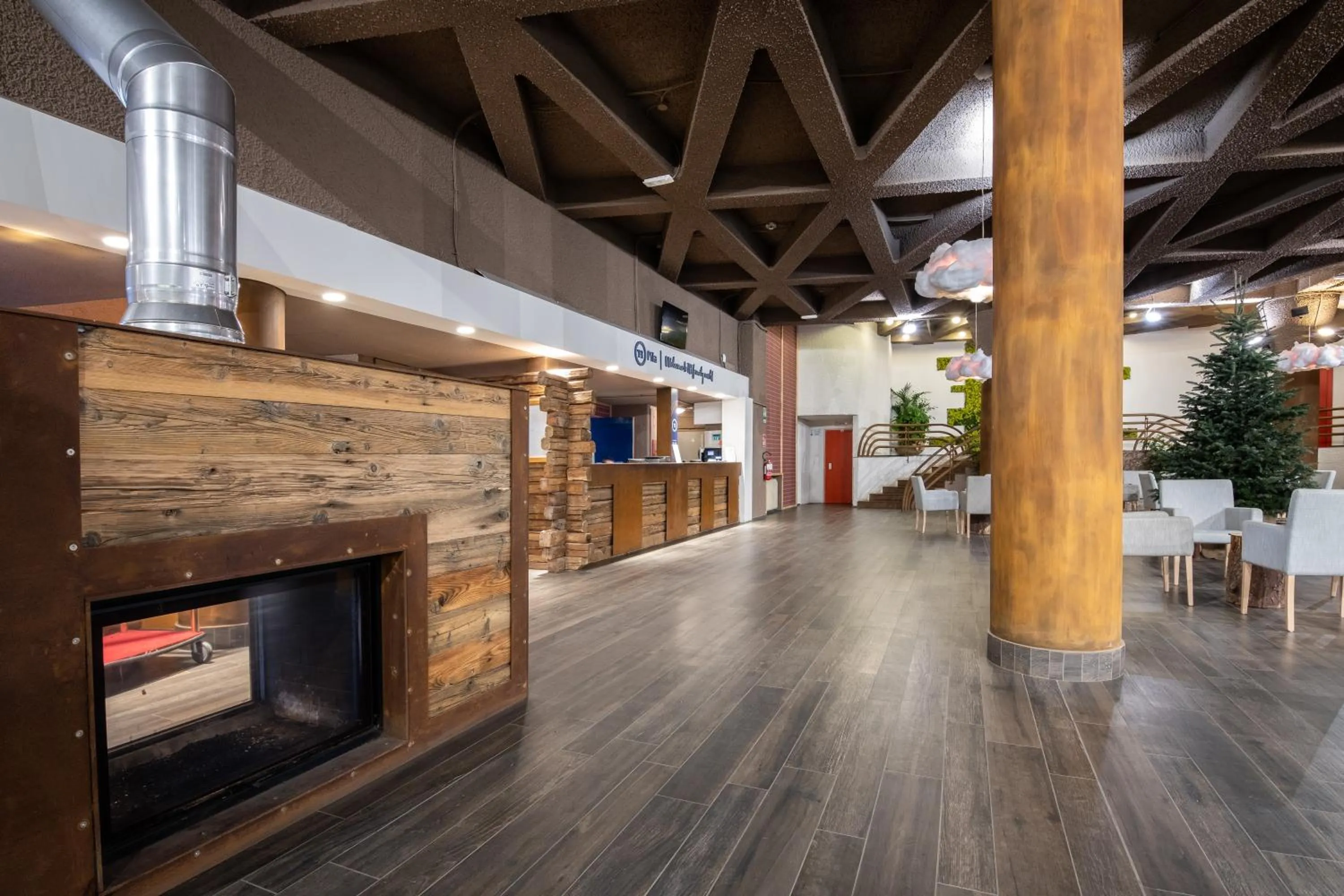 Lobby or reception in TH Pila