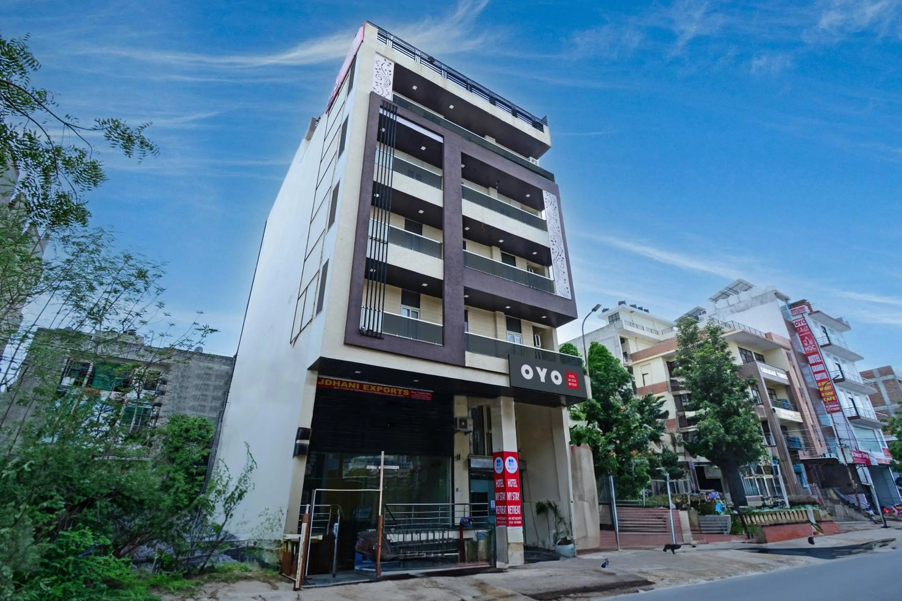Facade/entrance in OYO Hotel O My Stay Retreat