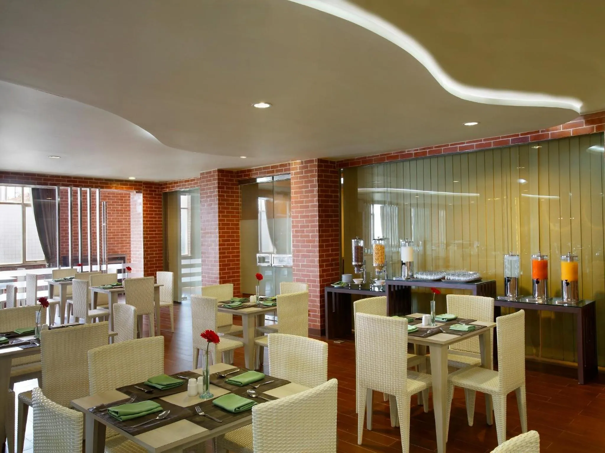 Restaurant/places to eat in Hotel Santika Depok