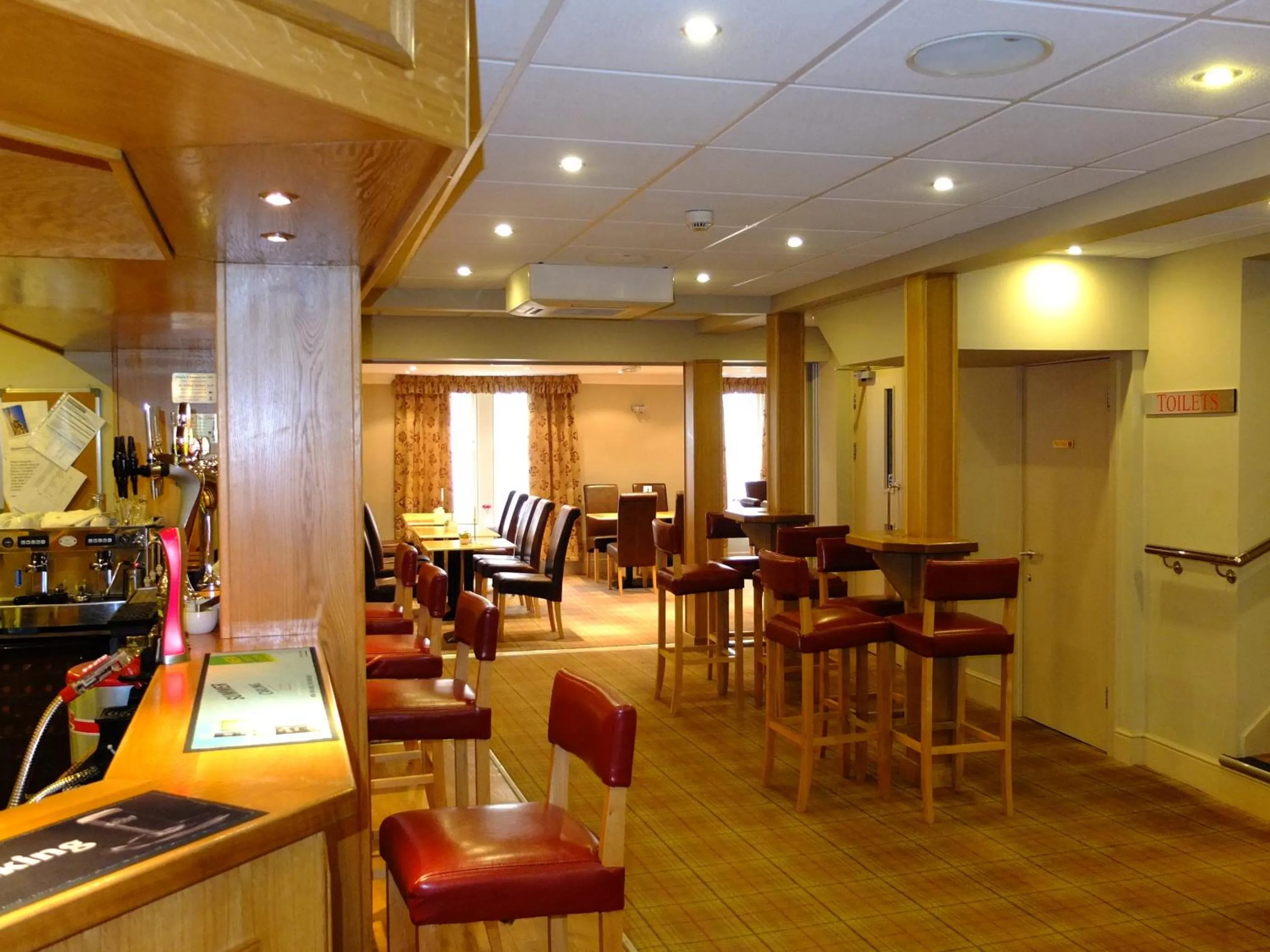 Lounge or bar in The Golden Lion Hotel