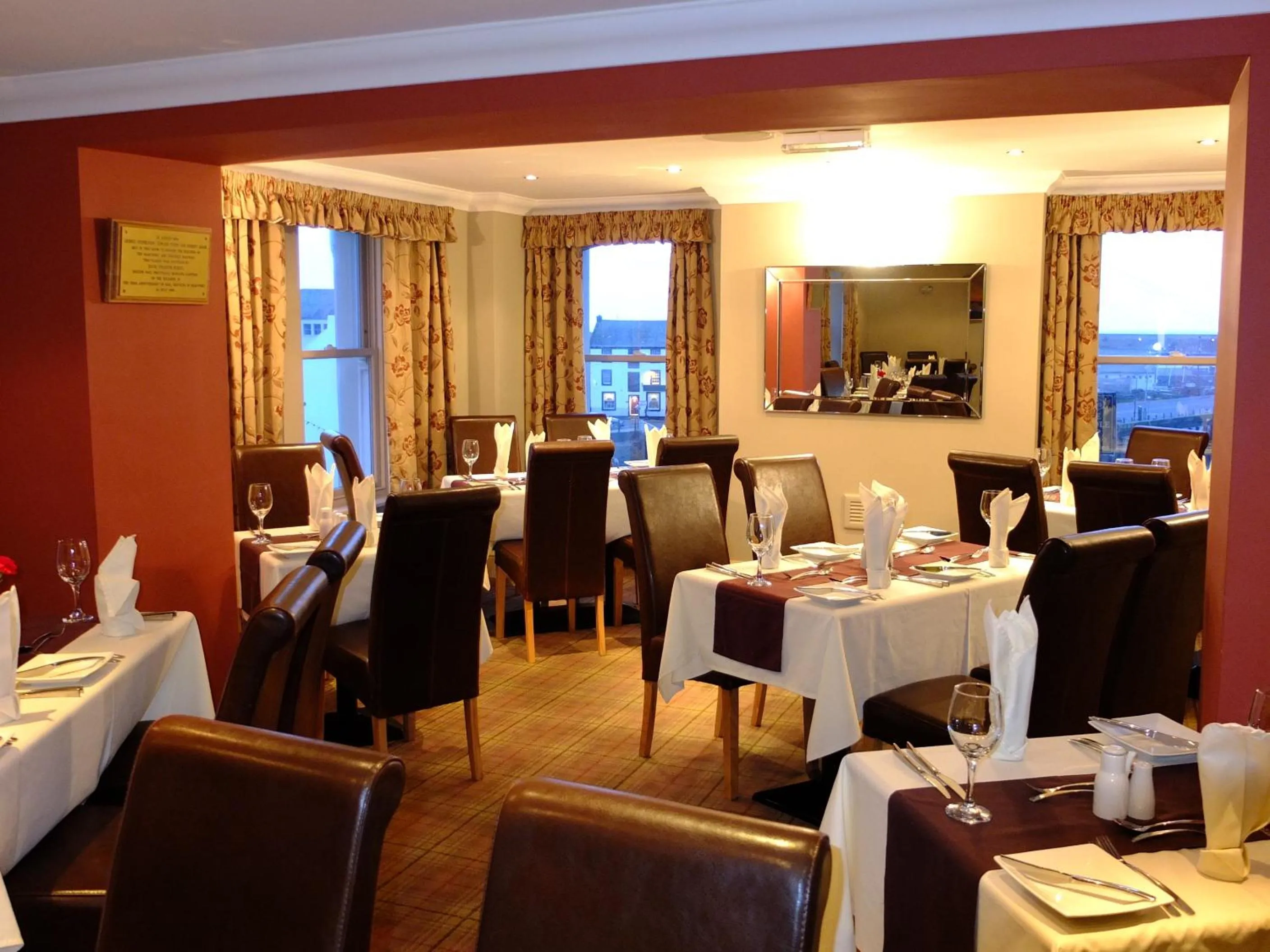 Restaurant/places to eat in The Golden Lion Hotel