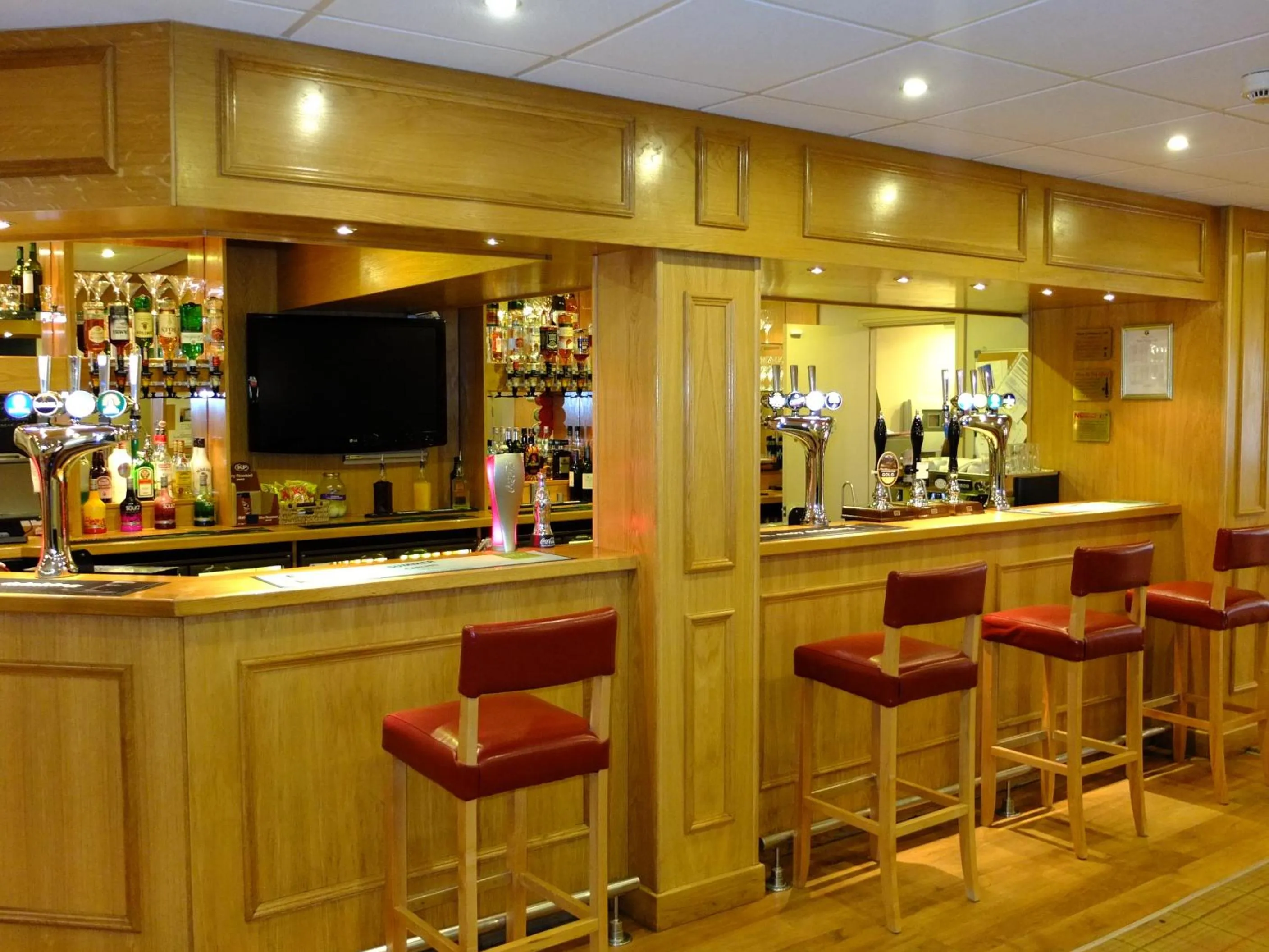 Lounge or bar in The Golden Lion Hotel