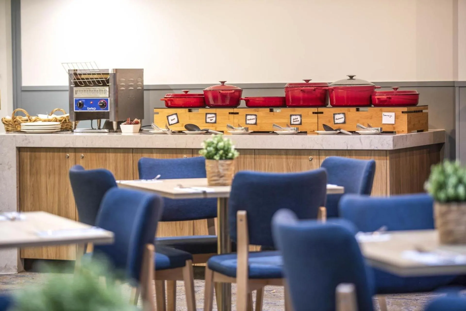 Breakfast in Nightelier Carrum Downs Sands Hotel