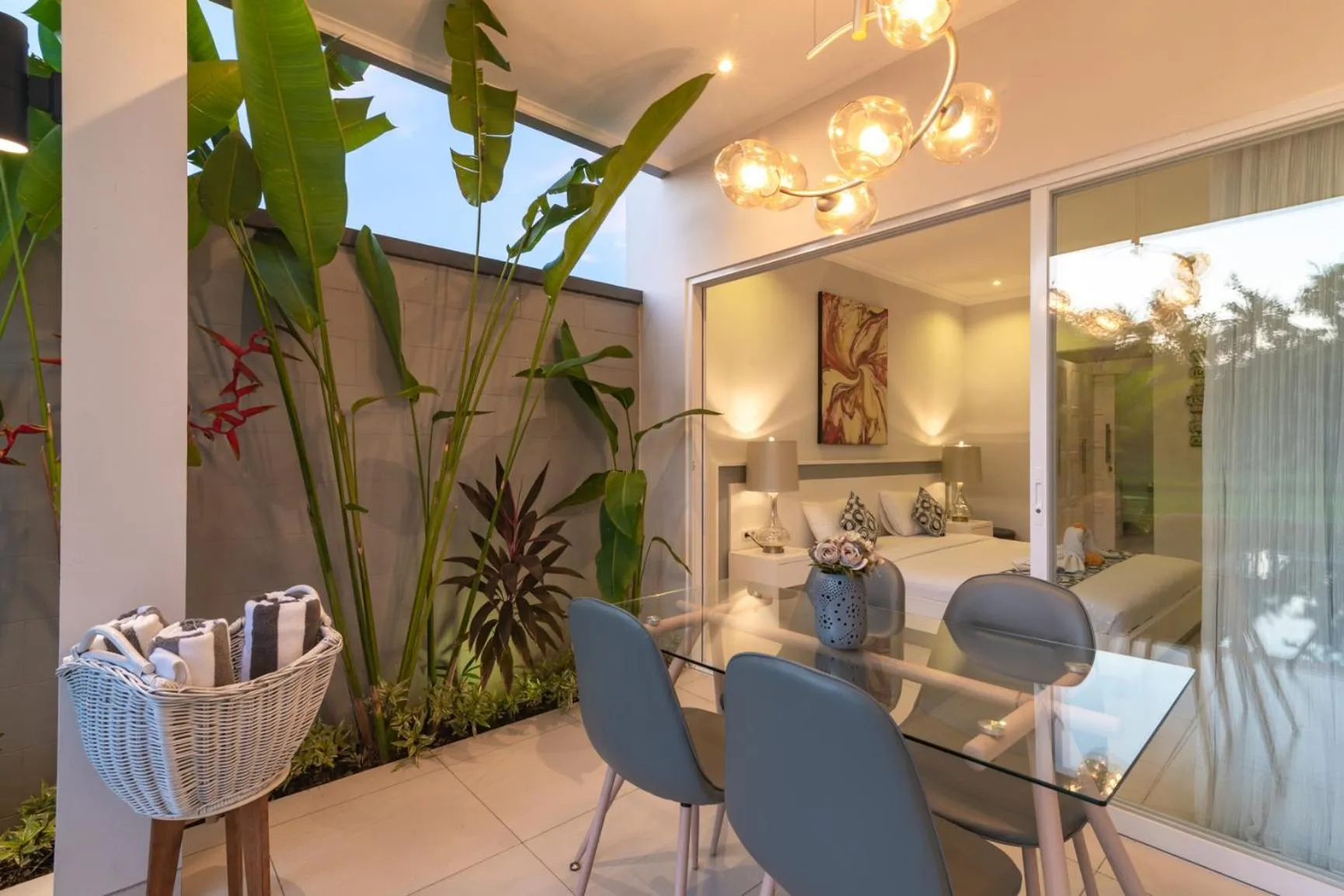 Dining area in Villa Shiva