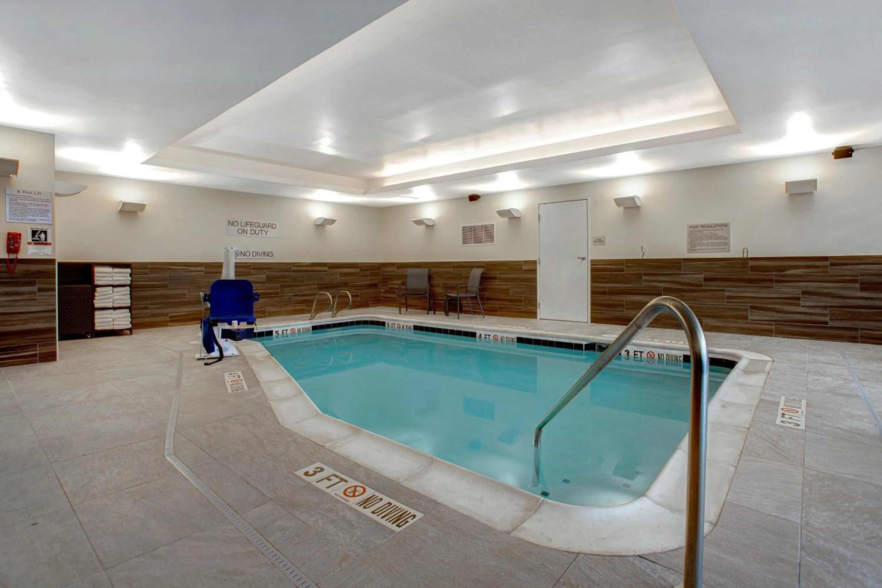 Swimming pool in Fairfield by Marriott Inn & Suites Denver Southwest, Littleton