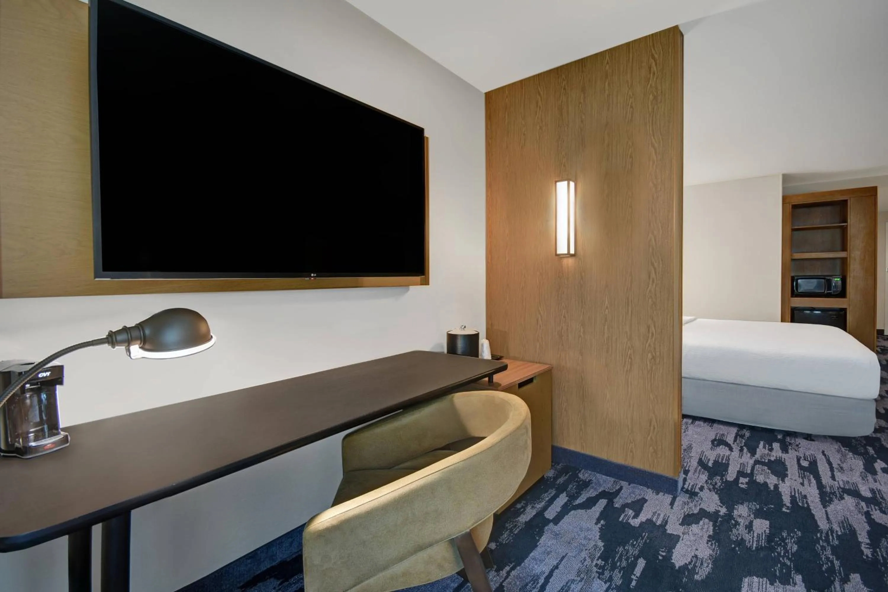 Photo of the whole room, Bed in Fairfield by Marriott Inn & Suites Mansfield