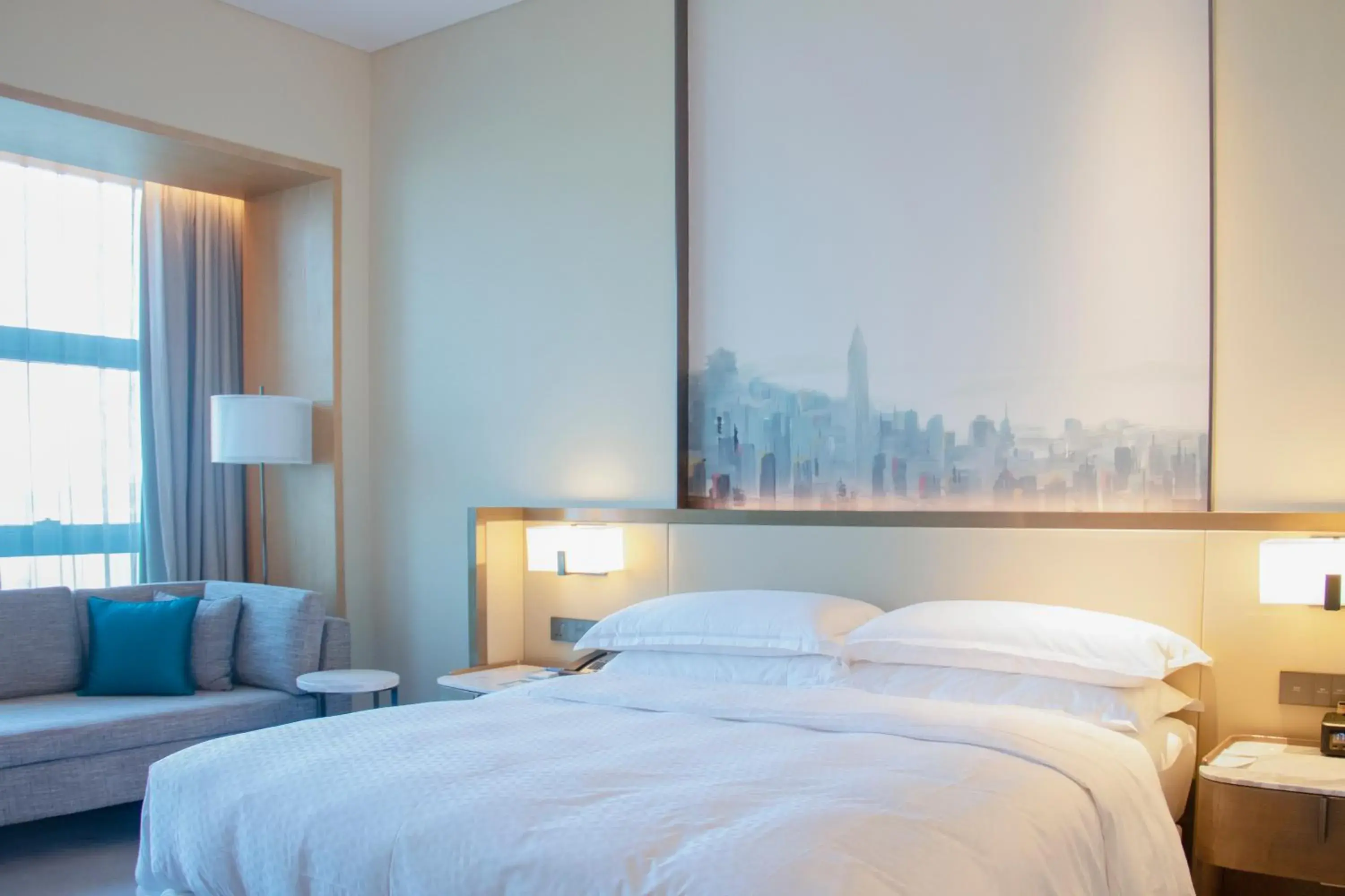 Deluxe King Room with Lake View in Four Points by Sheraton Wuhan, Jiangxia Deluxe King Room with Lake View in Four Points by Sheraton Wuhan, Jiangxia