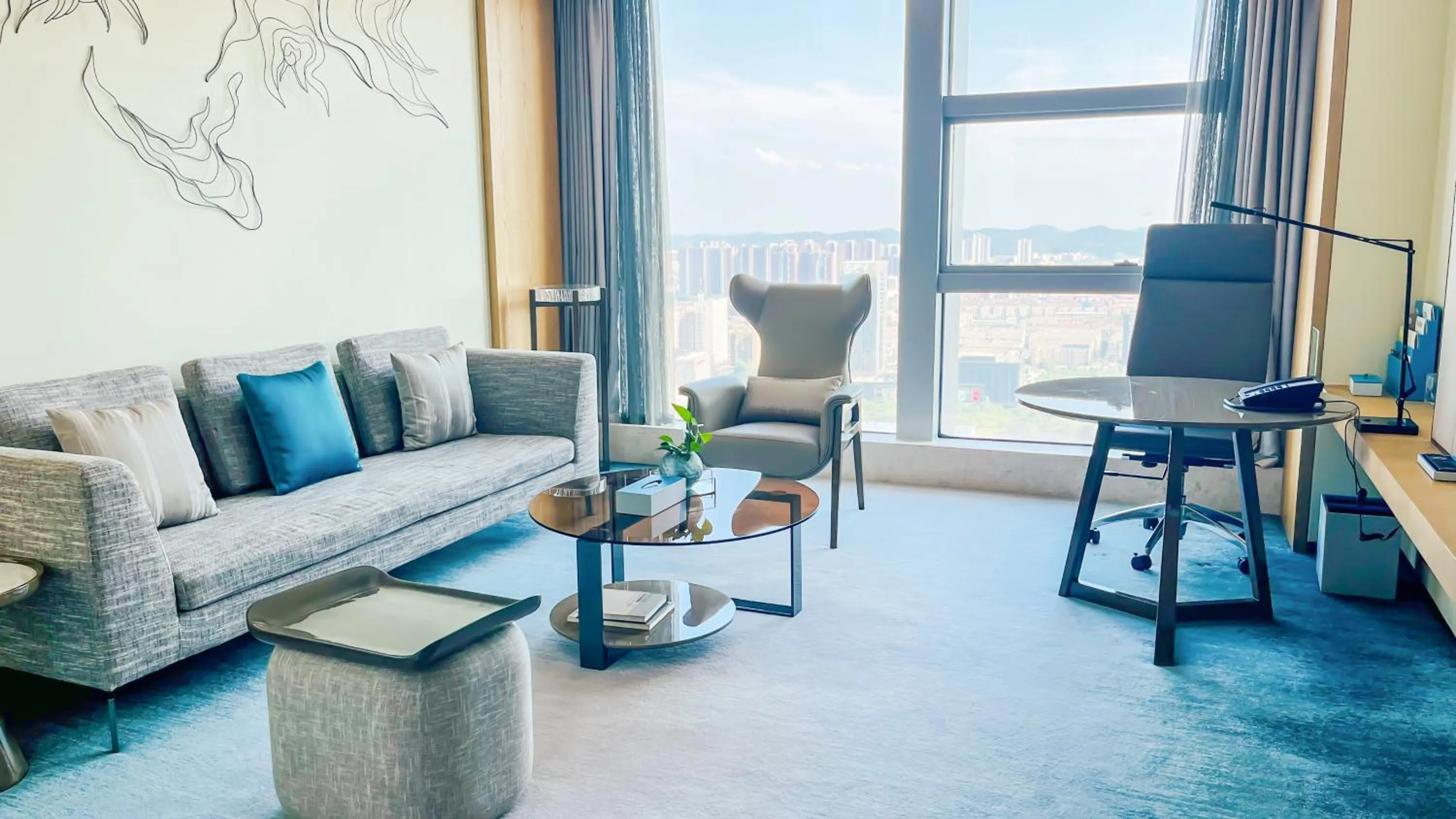 Living room in Four Points by Sheraton Wuhan, Jiangxia