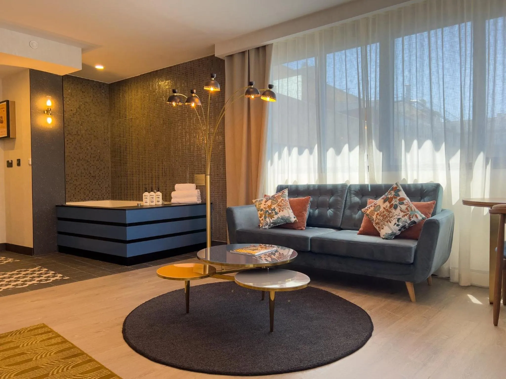 Photo of the whole room in Hotel Indigo Madrid - Gran Vía by IHG