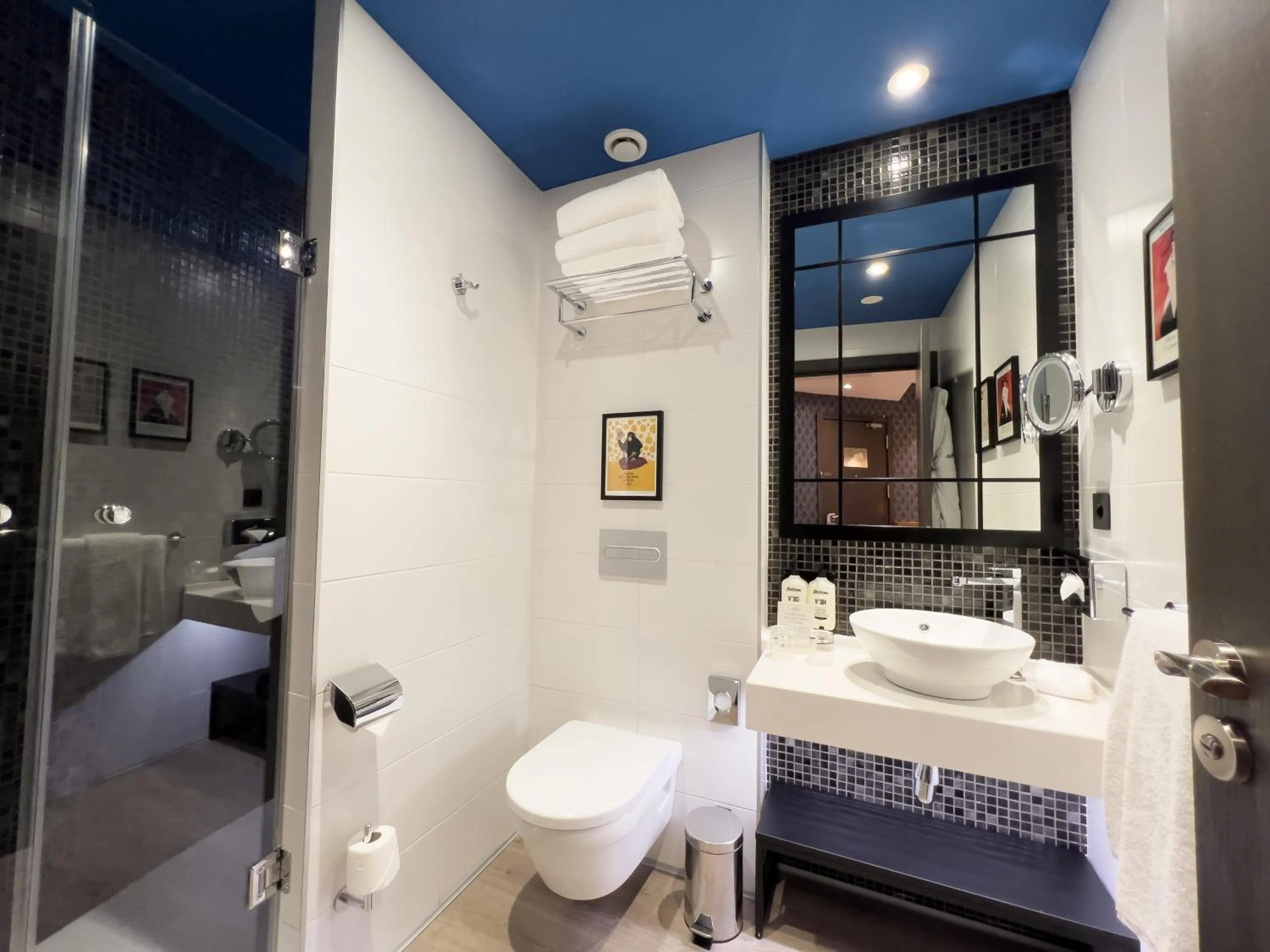 Shower in Hotel Indigo Madrid - Gran Vía by IHG