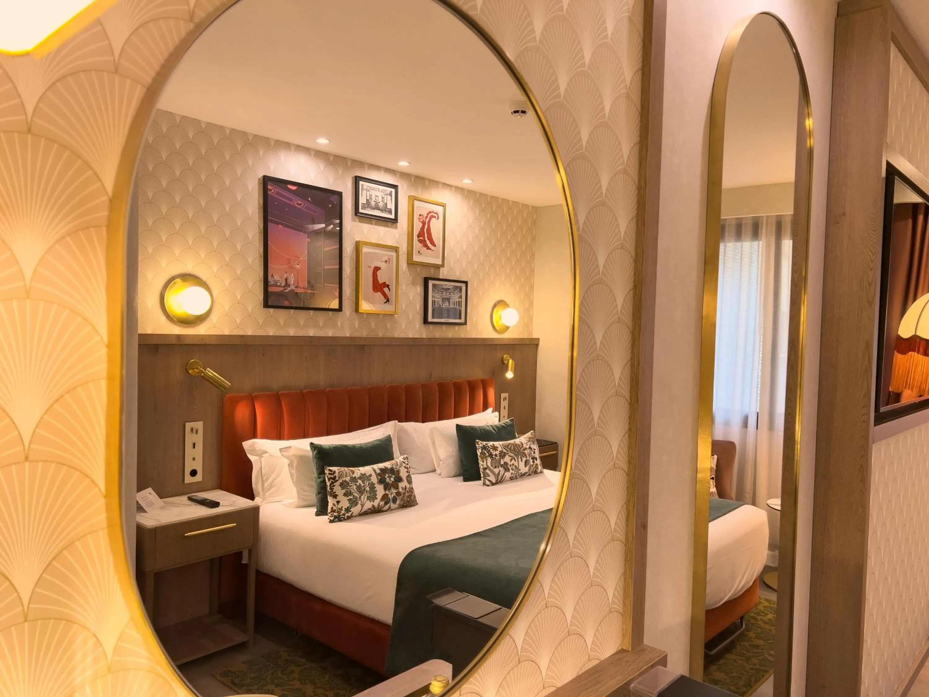 Bed in Hotel Indigo Madrid - Gran Vía by IHG