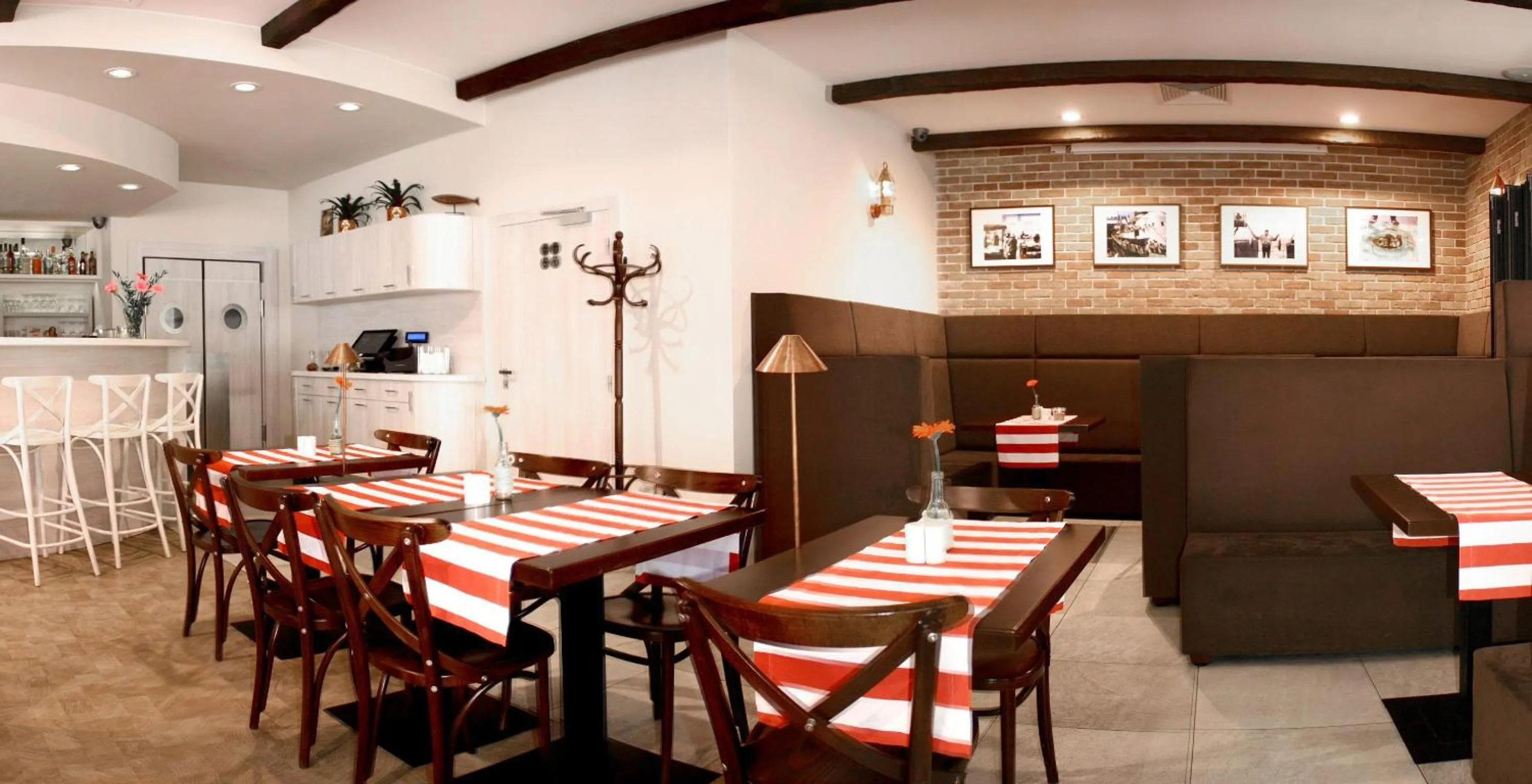 Restaurant/places to eat in Apartamenty Mesa Grill Restaurant Cafe