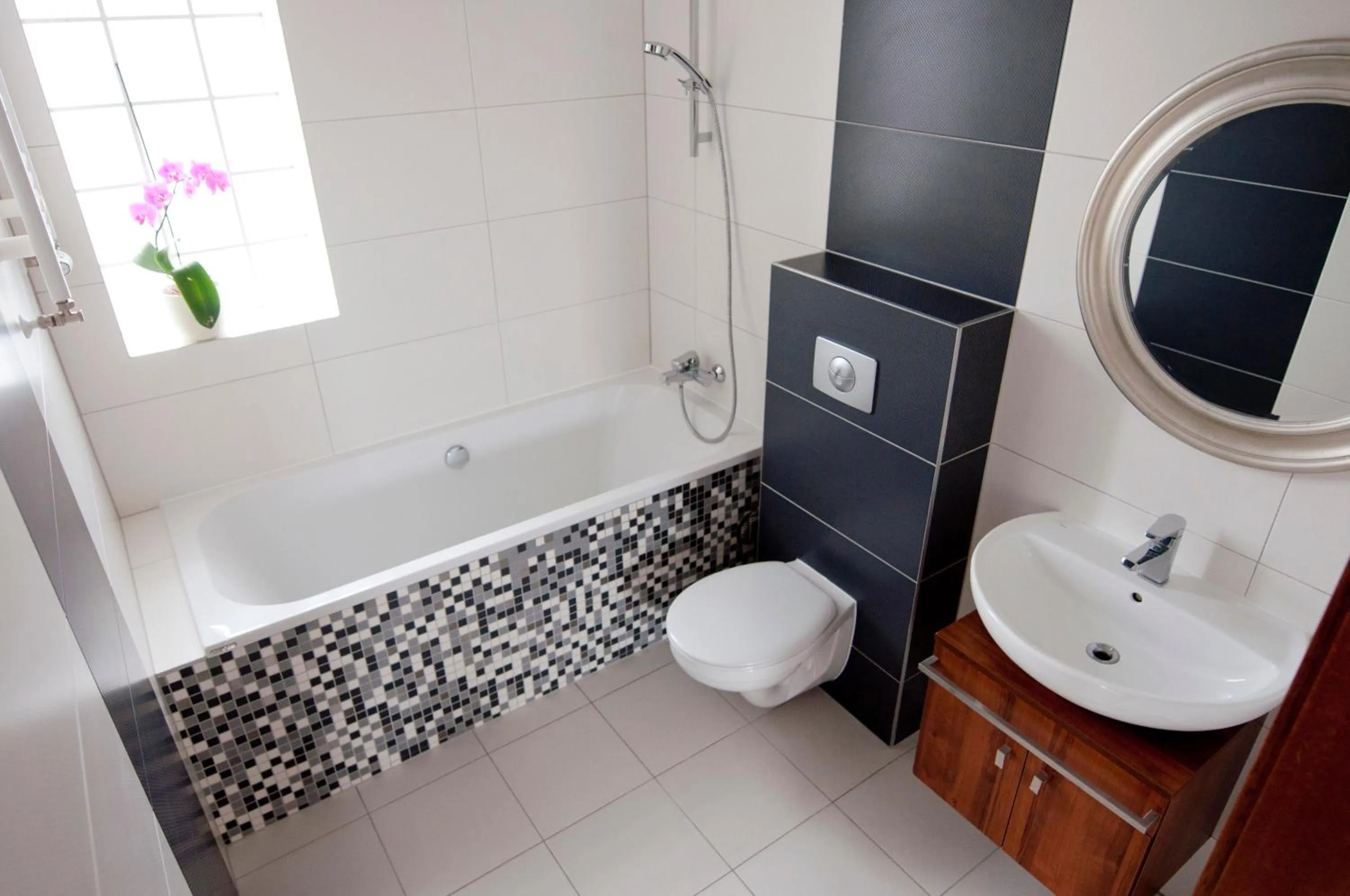 Shower in Apartamenty Mesa Grill Restaurant Cafe