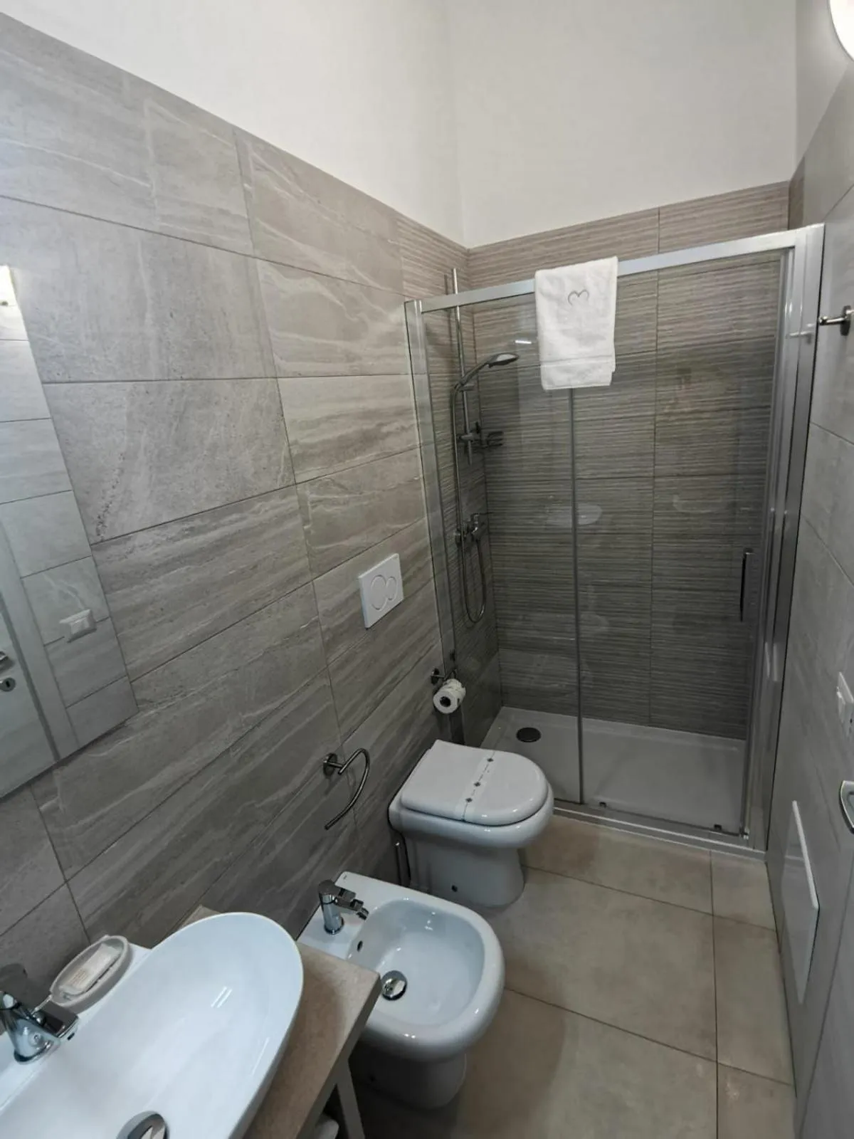 Bathroom in B&B MarAlè