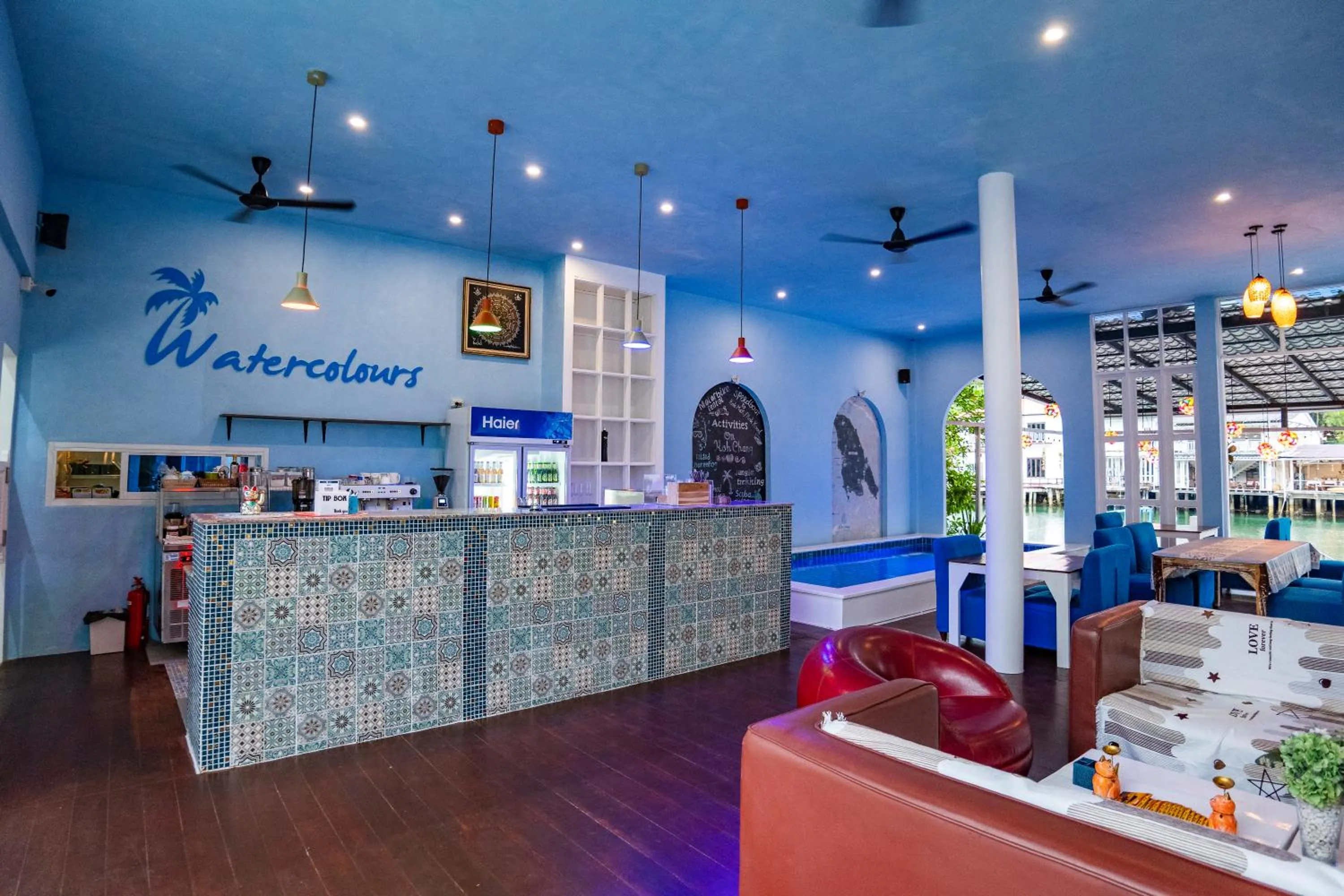 Restaurant/places to eat in Watercolours