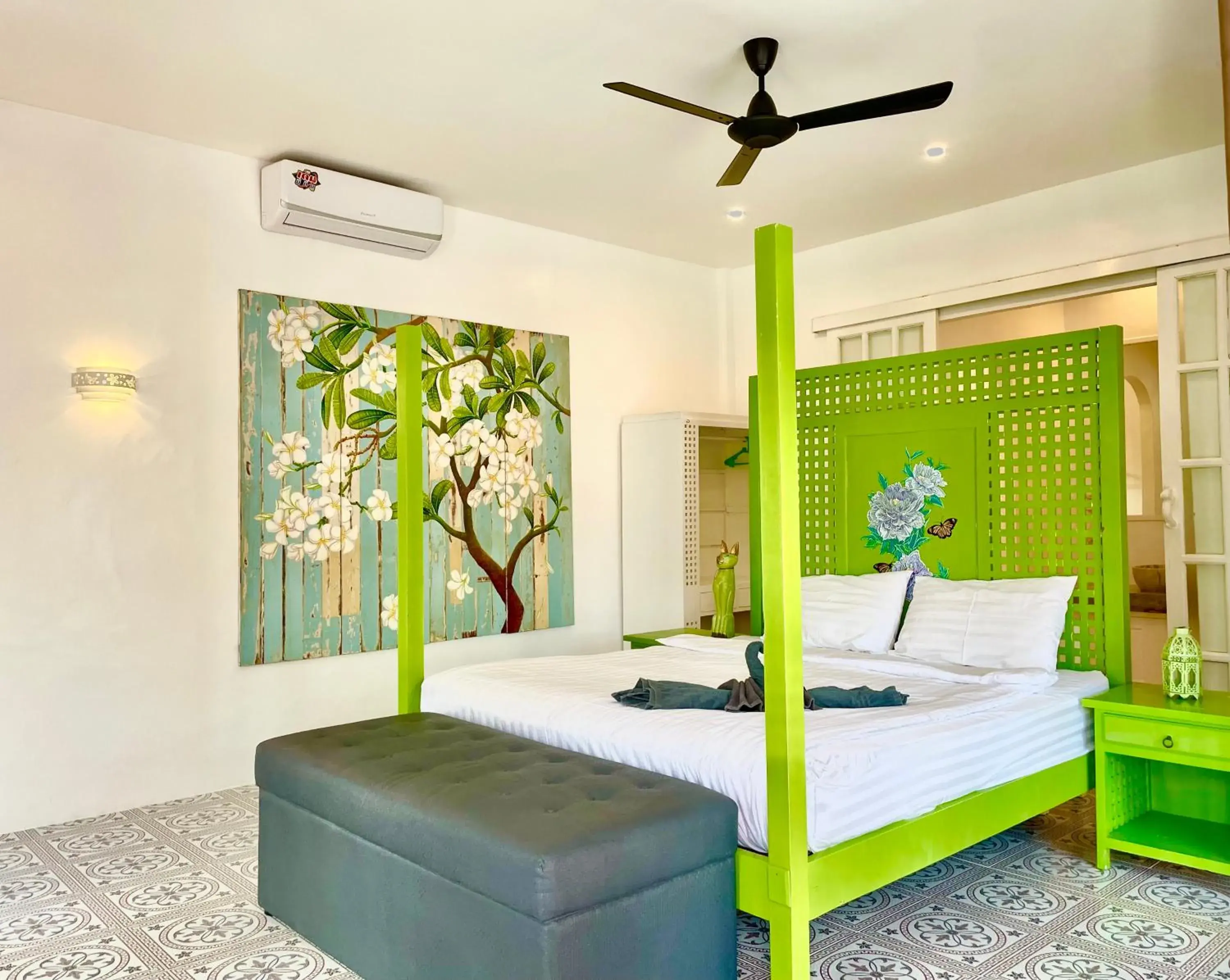 Deluxe Double Room in Watercolours Deluxe Double Room in Watercolours