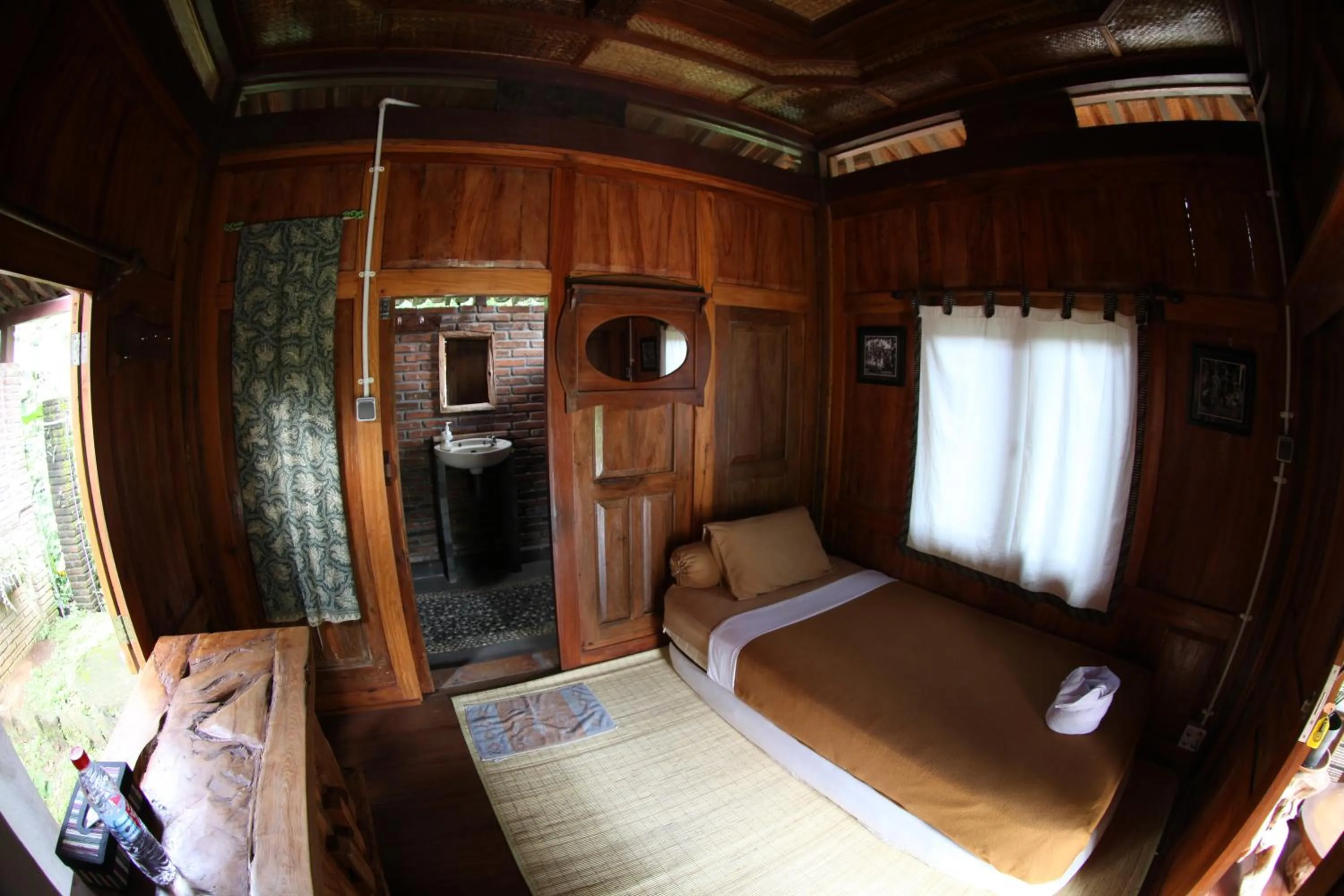 Day, Bed in Omah Garengpoeng Guest House