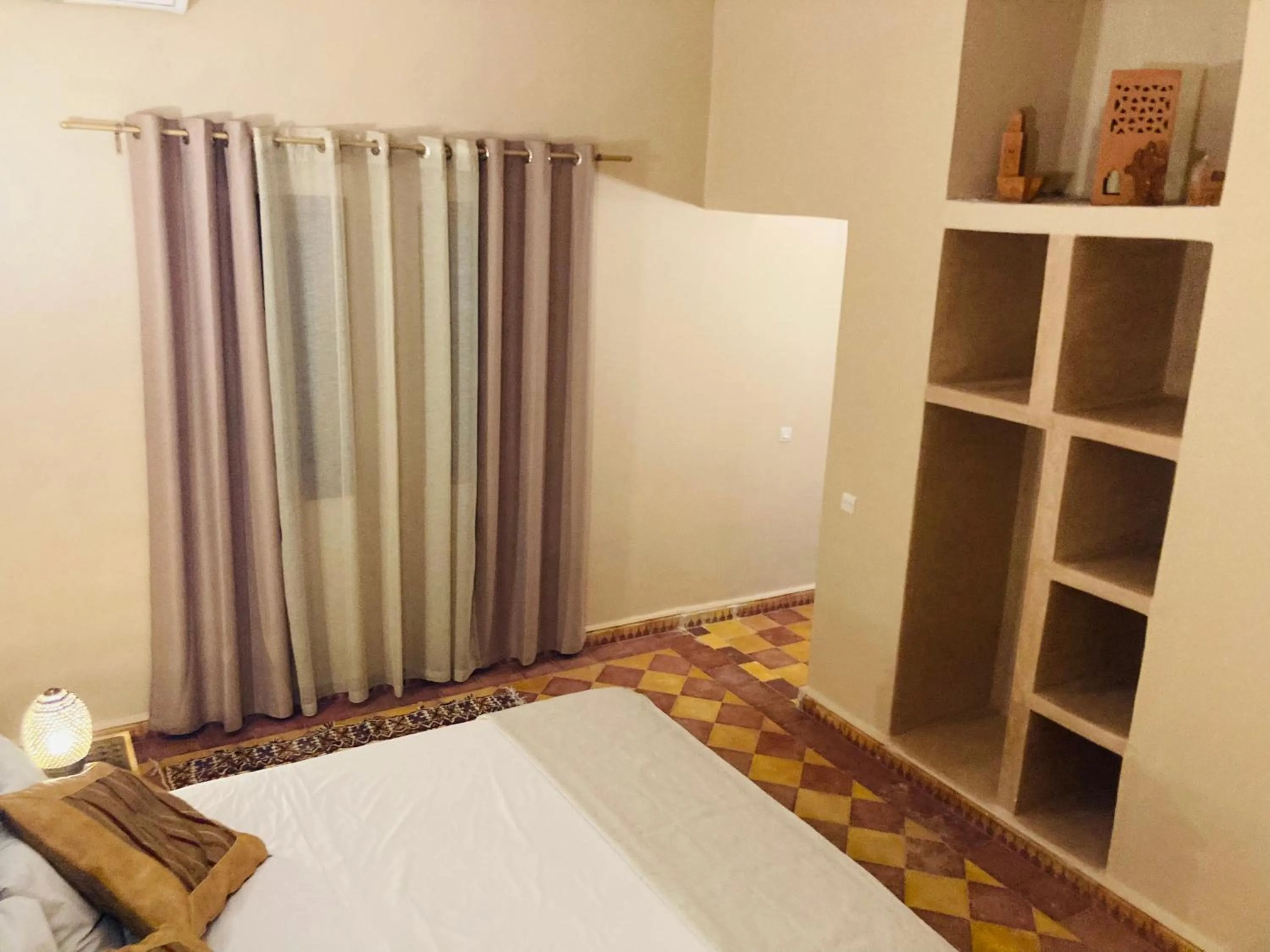 Bed in Upupa de l’Atlas