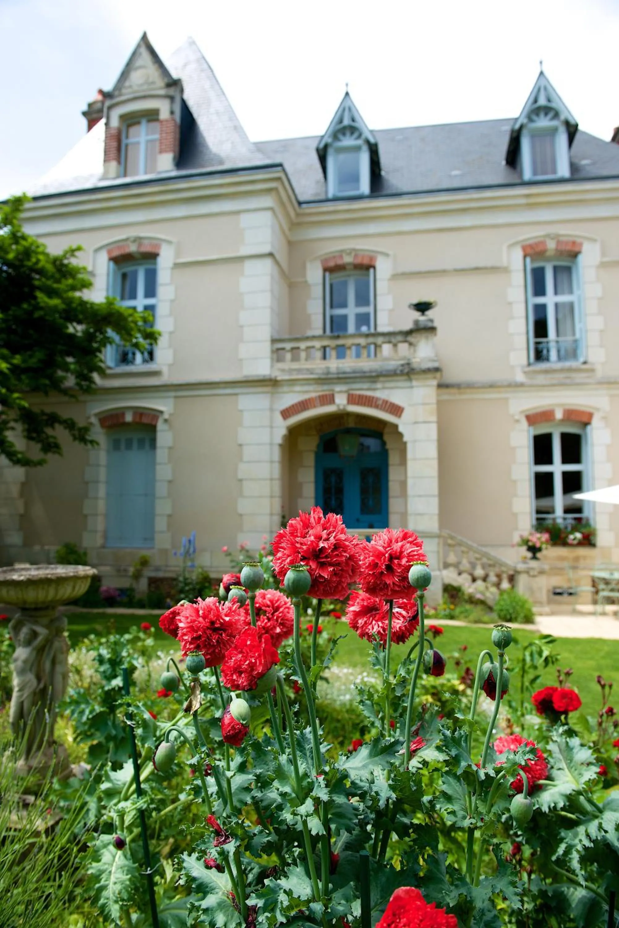 Facade/entrance in La Roseraie