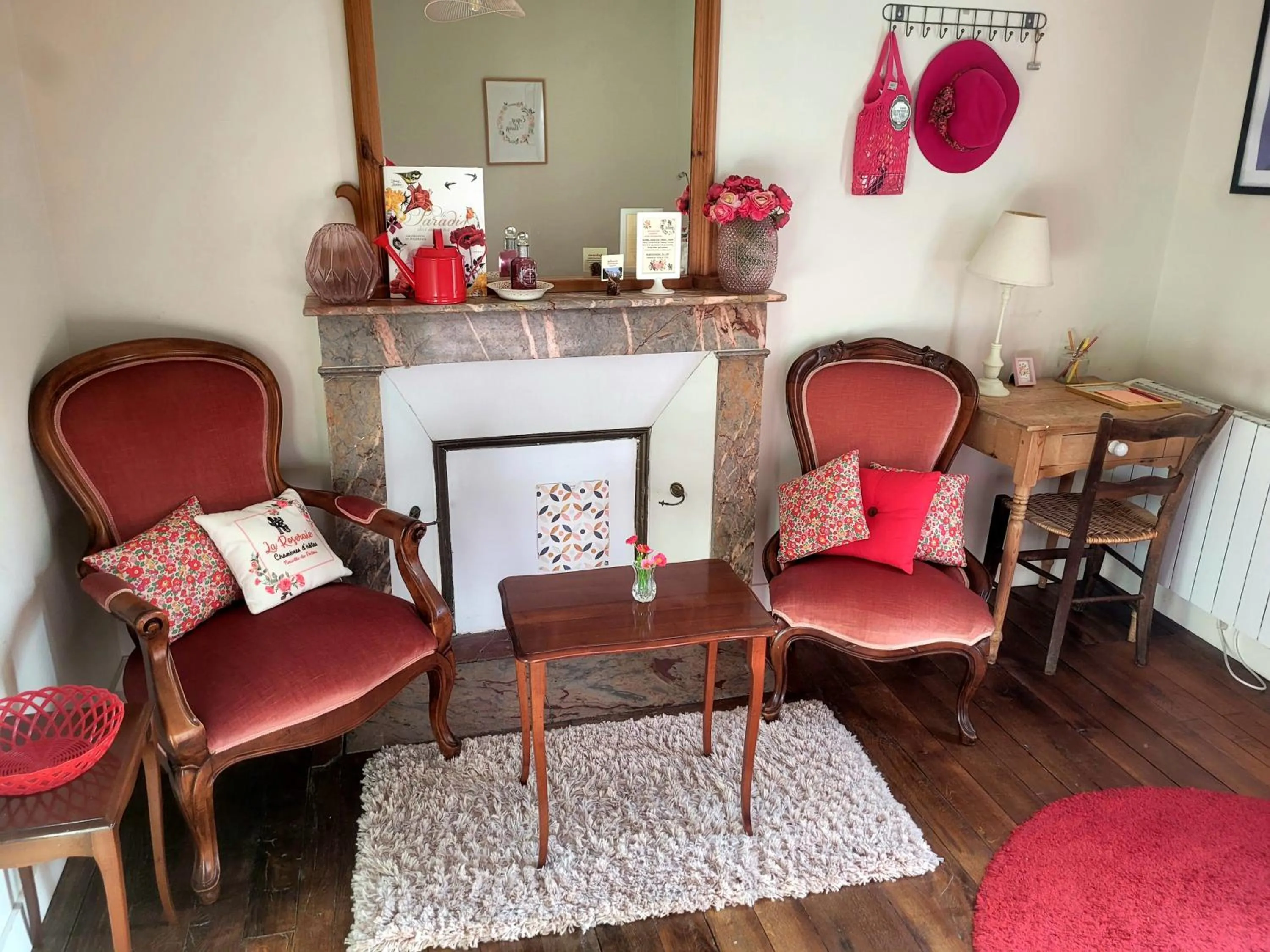 Property building in La Roseraie