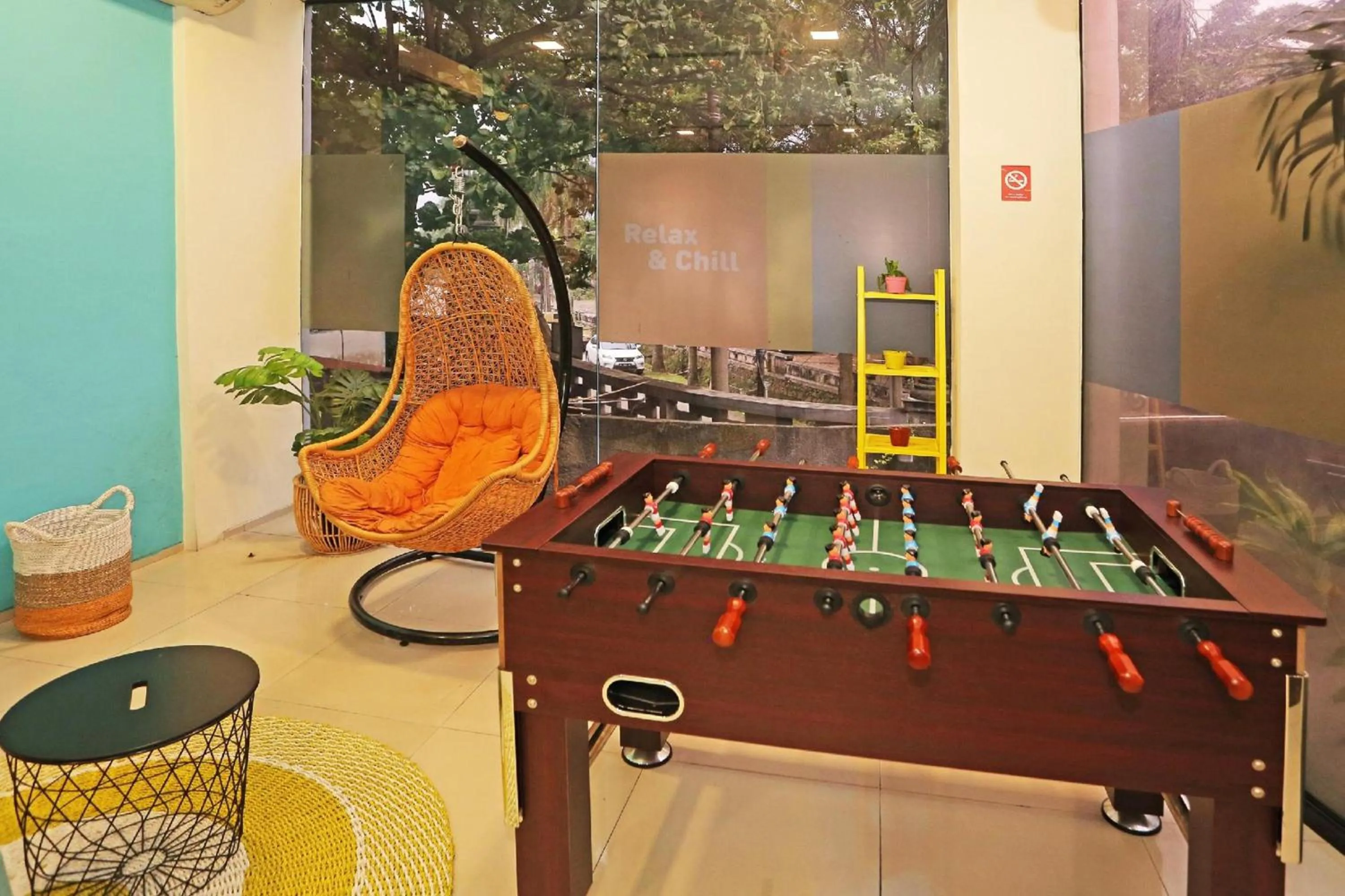 Billiard in Super OYO Townhouse OAK Hotel Fiducia Serpong