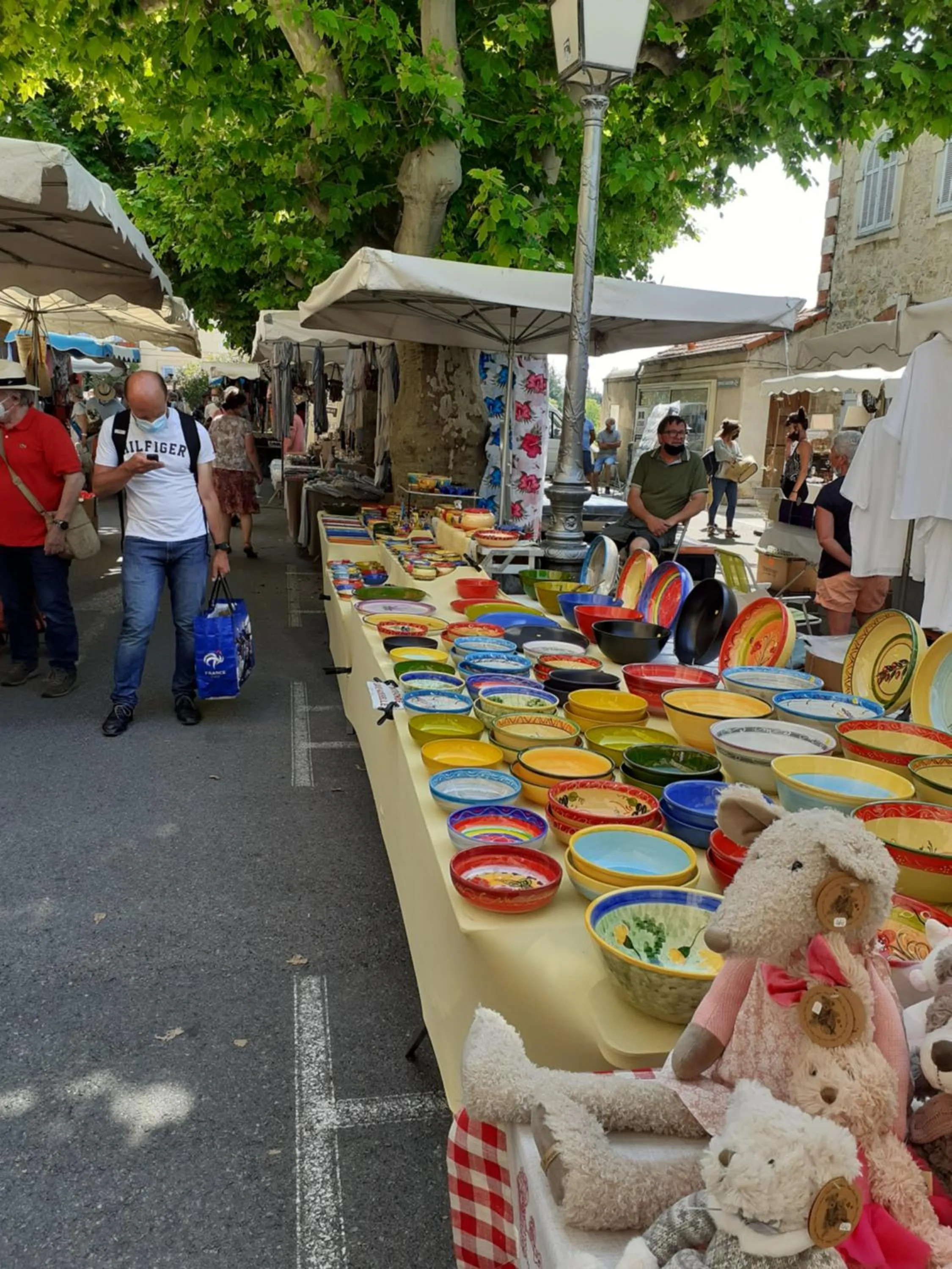 Shopping Area in Lou calado