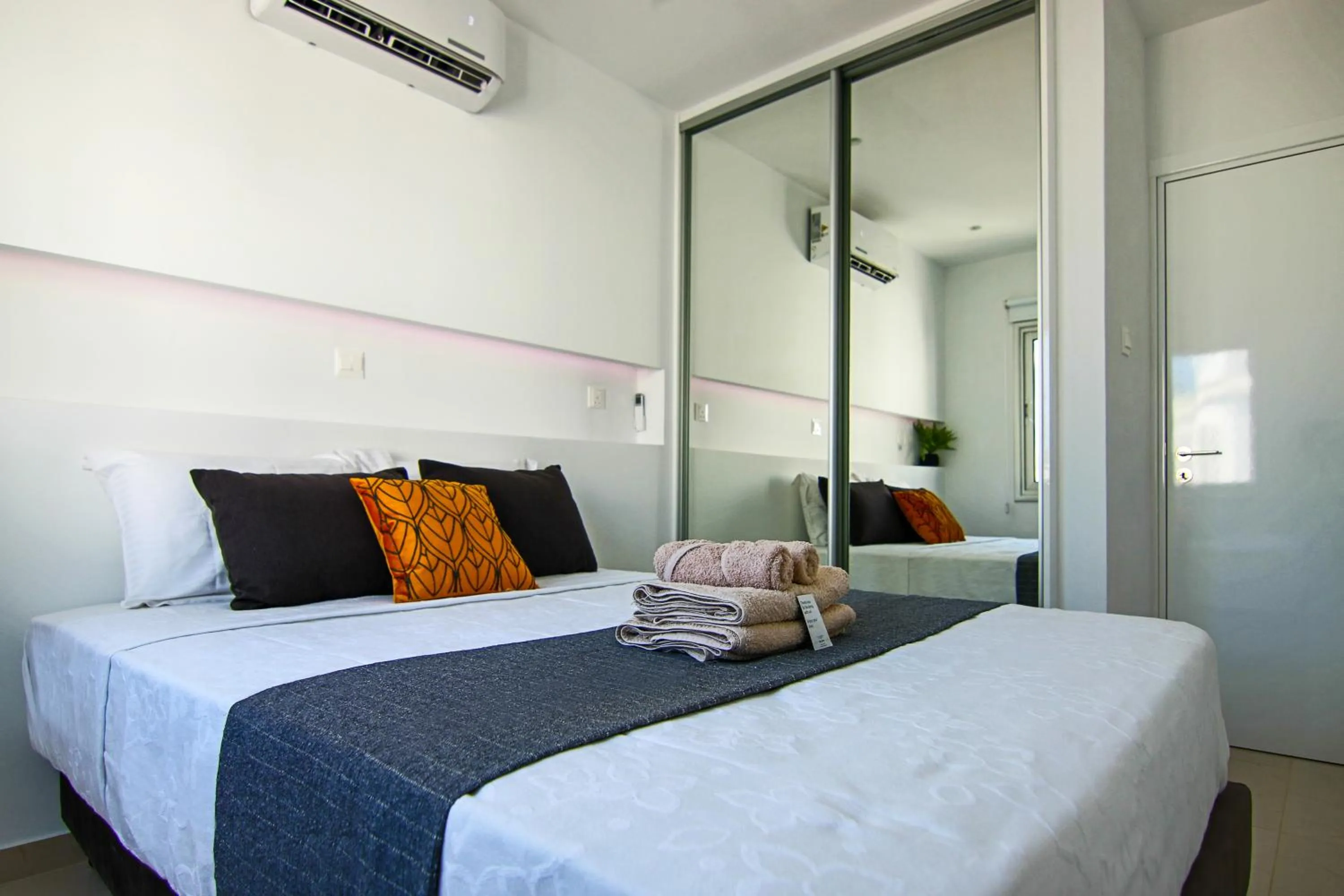 Bed in Phaedrus Living: Seaside Luxury Flat Lighthouse 65