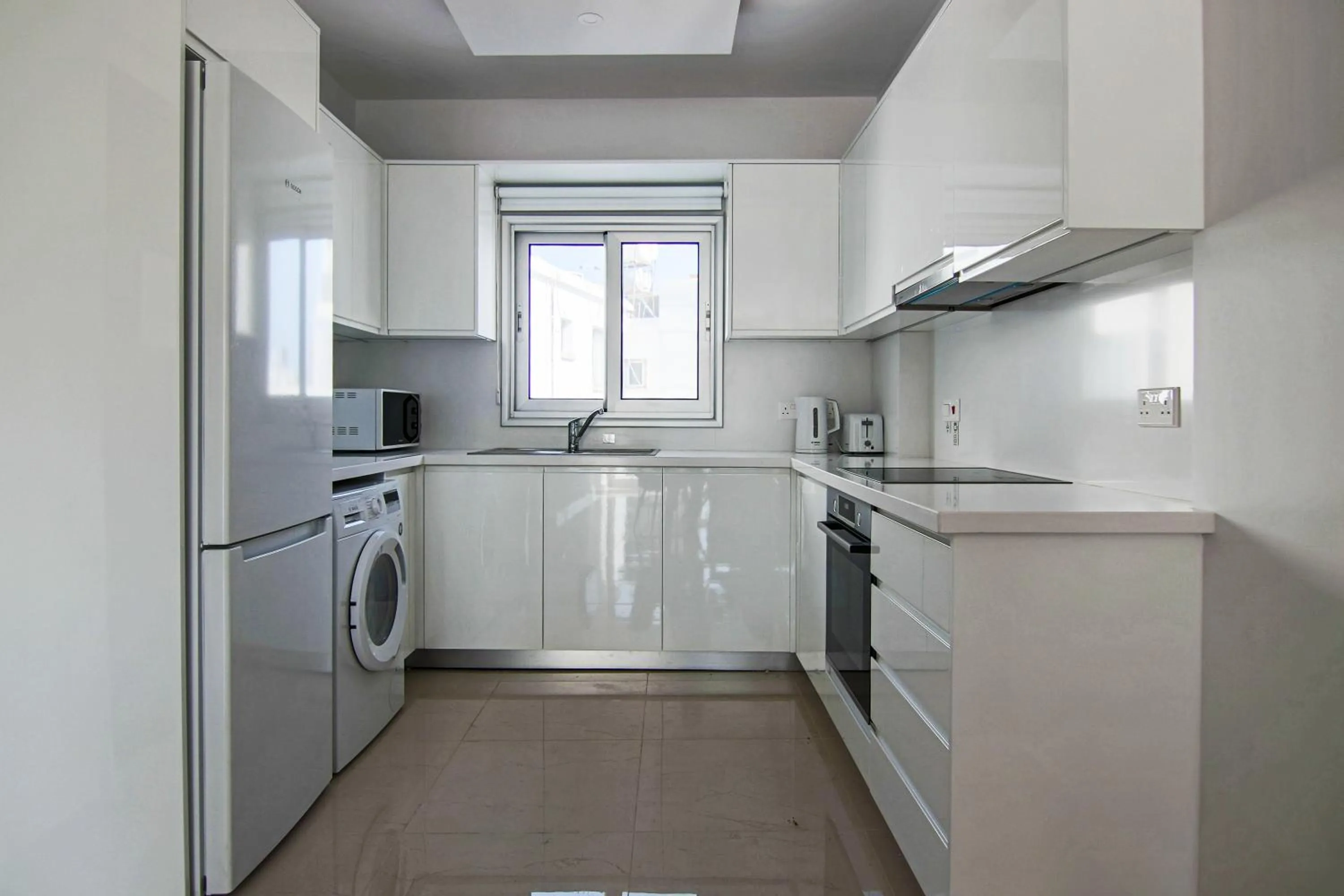 Kitchen or kitchenette in Phaedrus Living: Seaside Luxury Flat Lighthouse 65