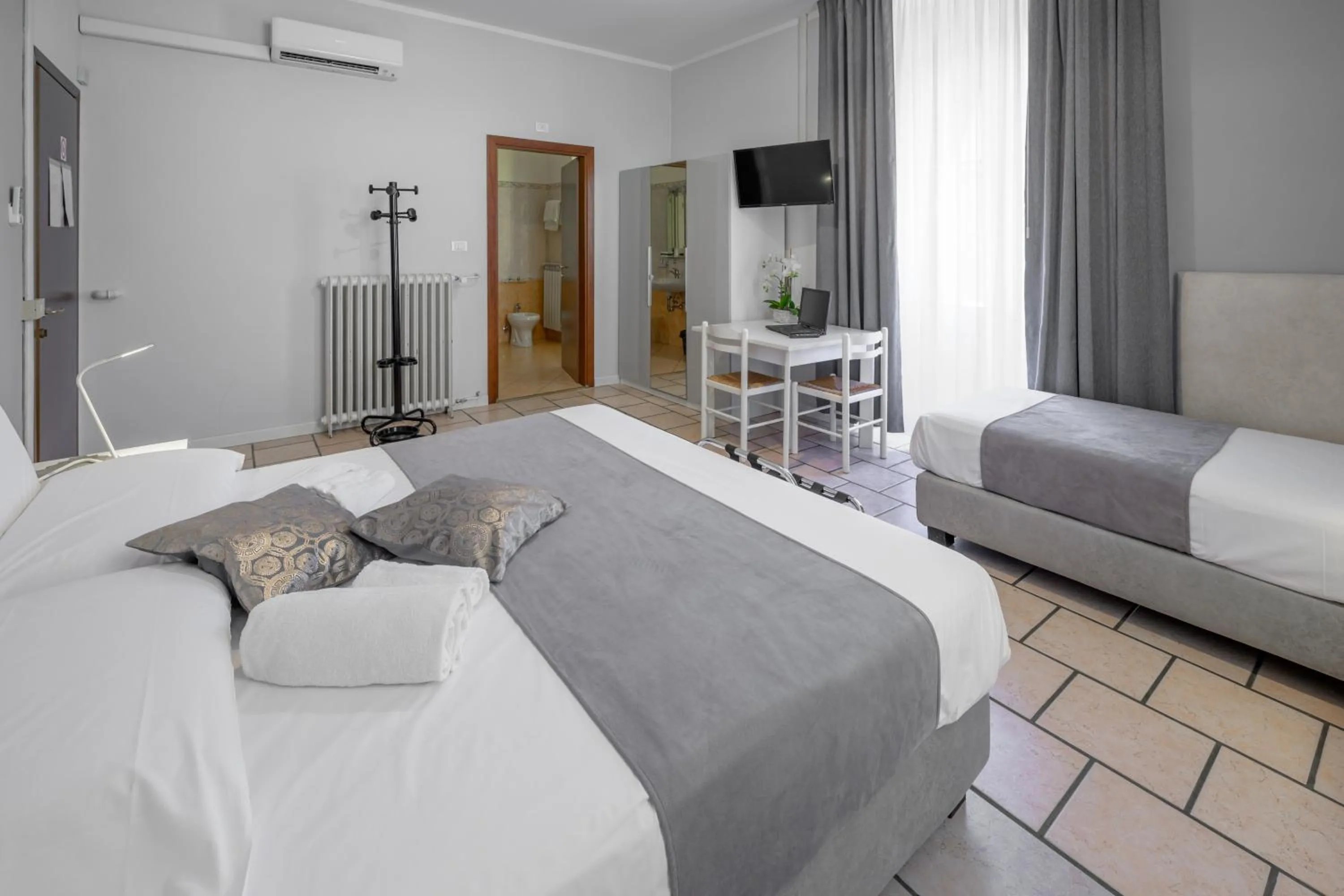 Bed in Affittacamere Berzi