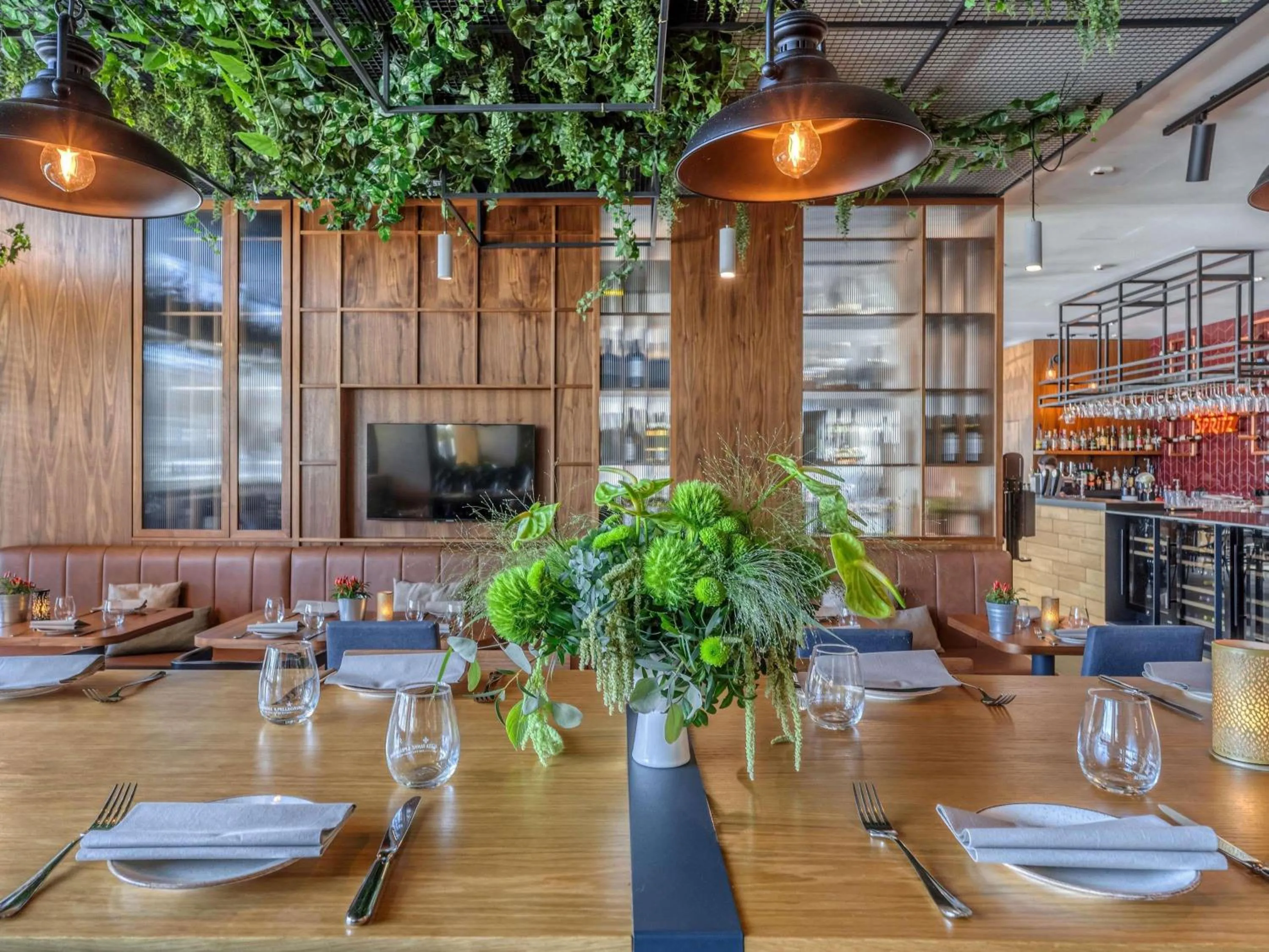 Restaurant/places to eat in Mercure Katowice Centrum