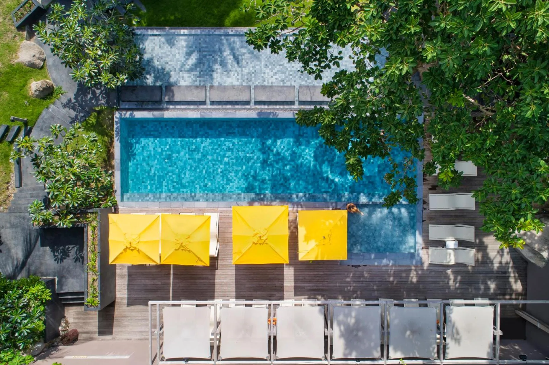 Swimming pool in Beach Club by Haadtien