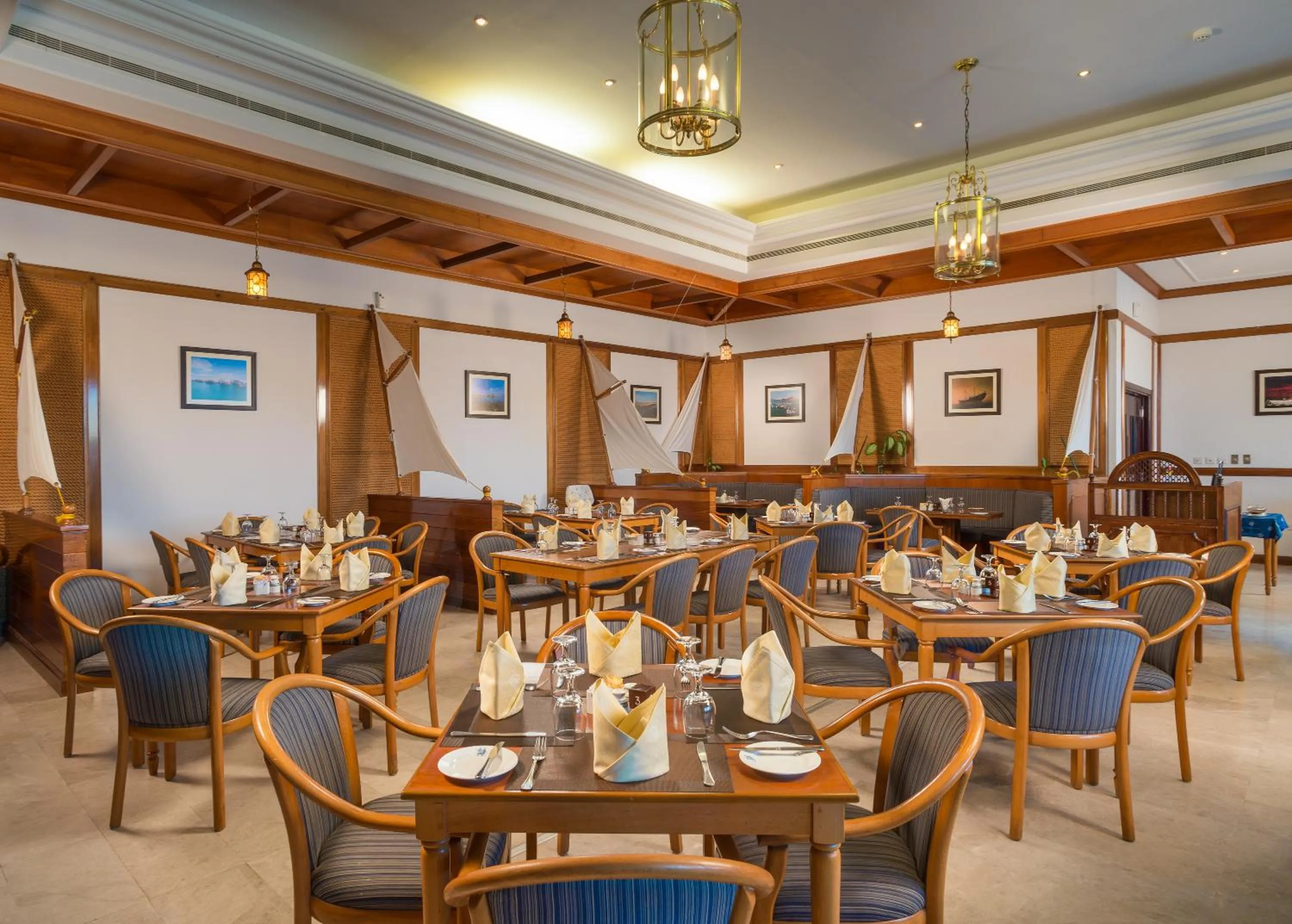 Restaurant/places to eat in Best Western Sur