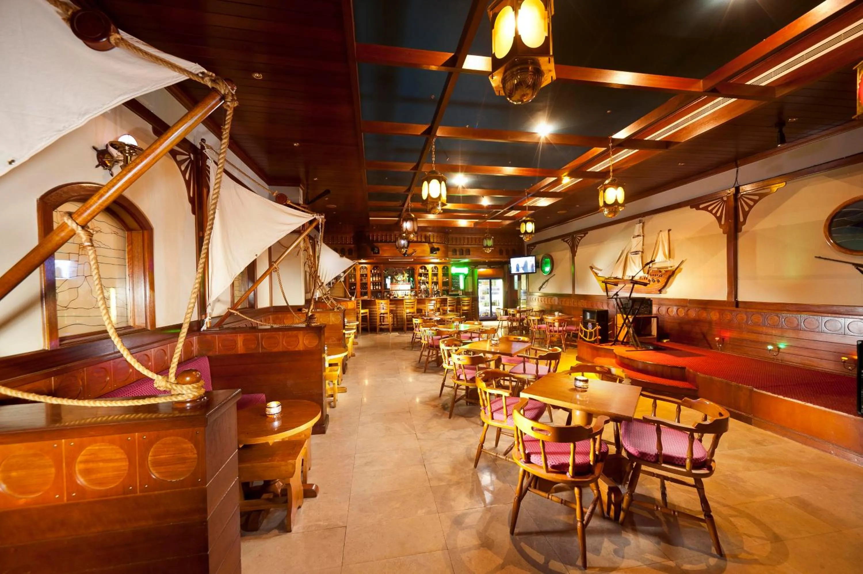 Restaurant/places to eat in Best Western Sur