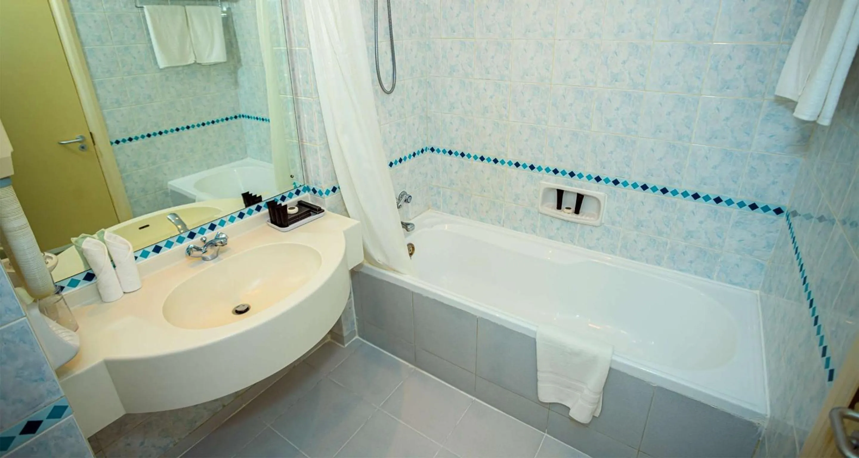 Bathroom in Best Western Sur